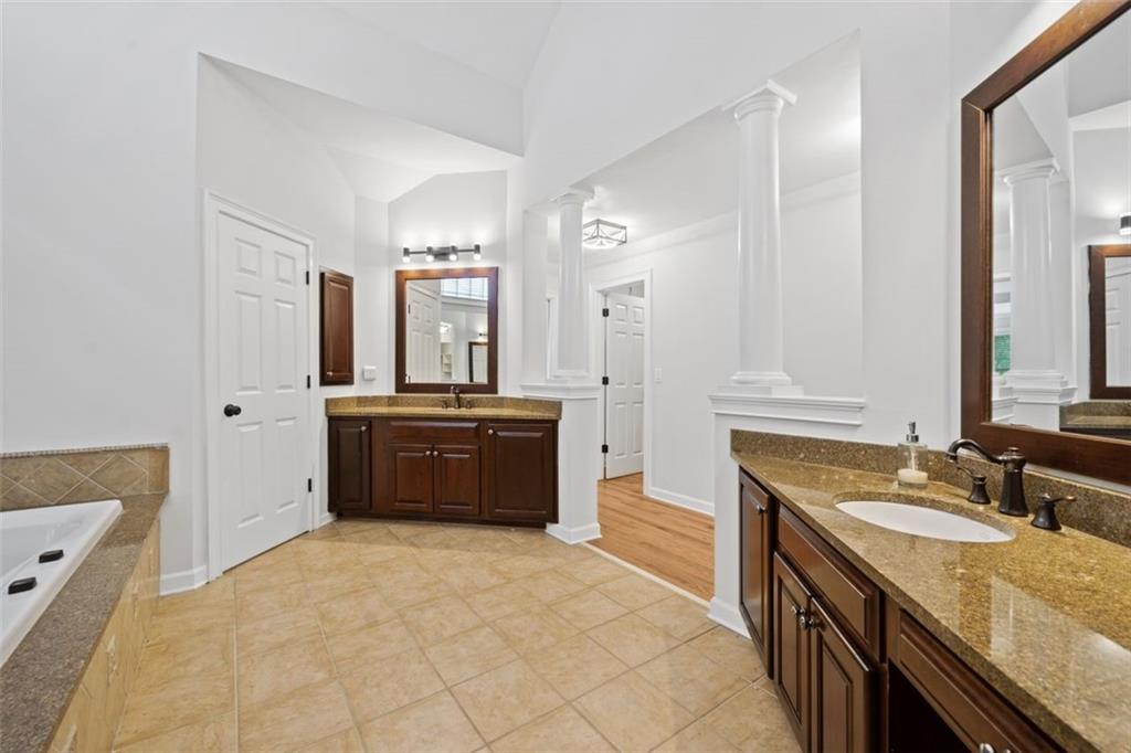 Atlanta, Georgia, 30331, United States, 6 Bedrooms Bedrooms, ,5 BathroomsBathrooms,Residential,For Sale,1906537