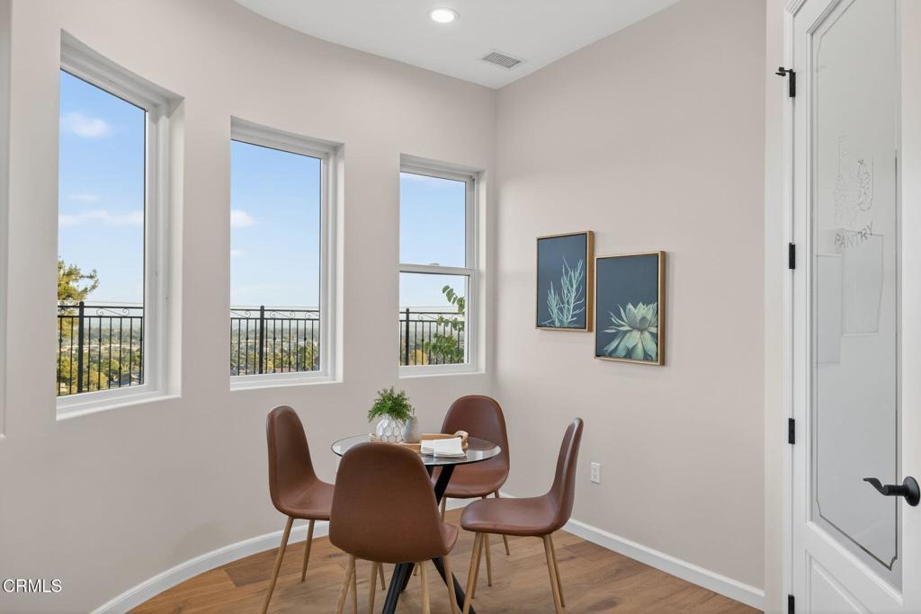 Ventura, California, 93003, United States, 4 Bedrooms Bedrooms, ,4 BathroomsBathrooms,Residential,For Sale,1912108