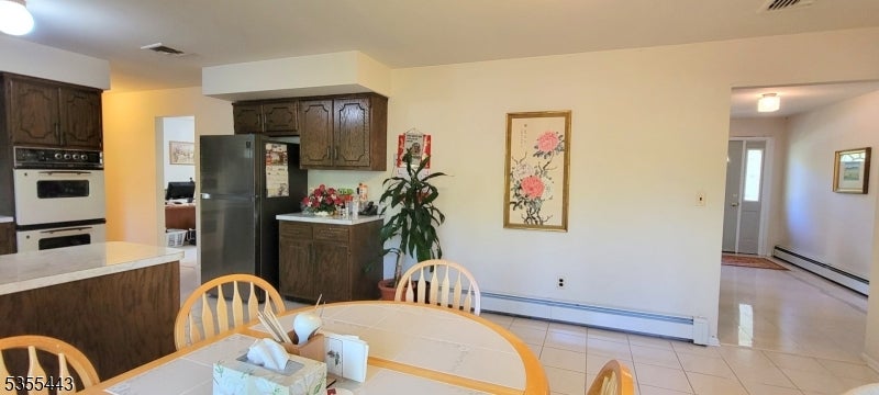 Parsippany-Troy Hills Twp., New Jersey, 07054, United States, 3 Bedrooms Bedrooms, ,3 BathroomsBathrooms,Residential,For Sale,1922065