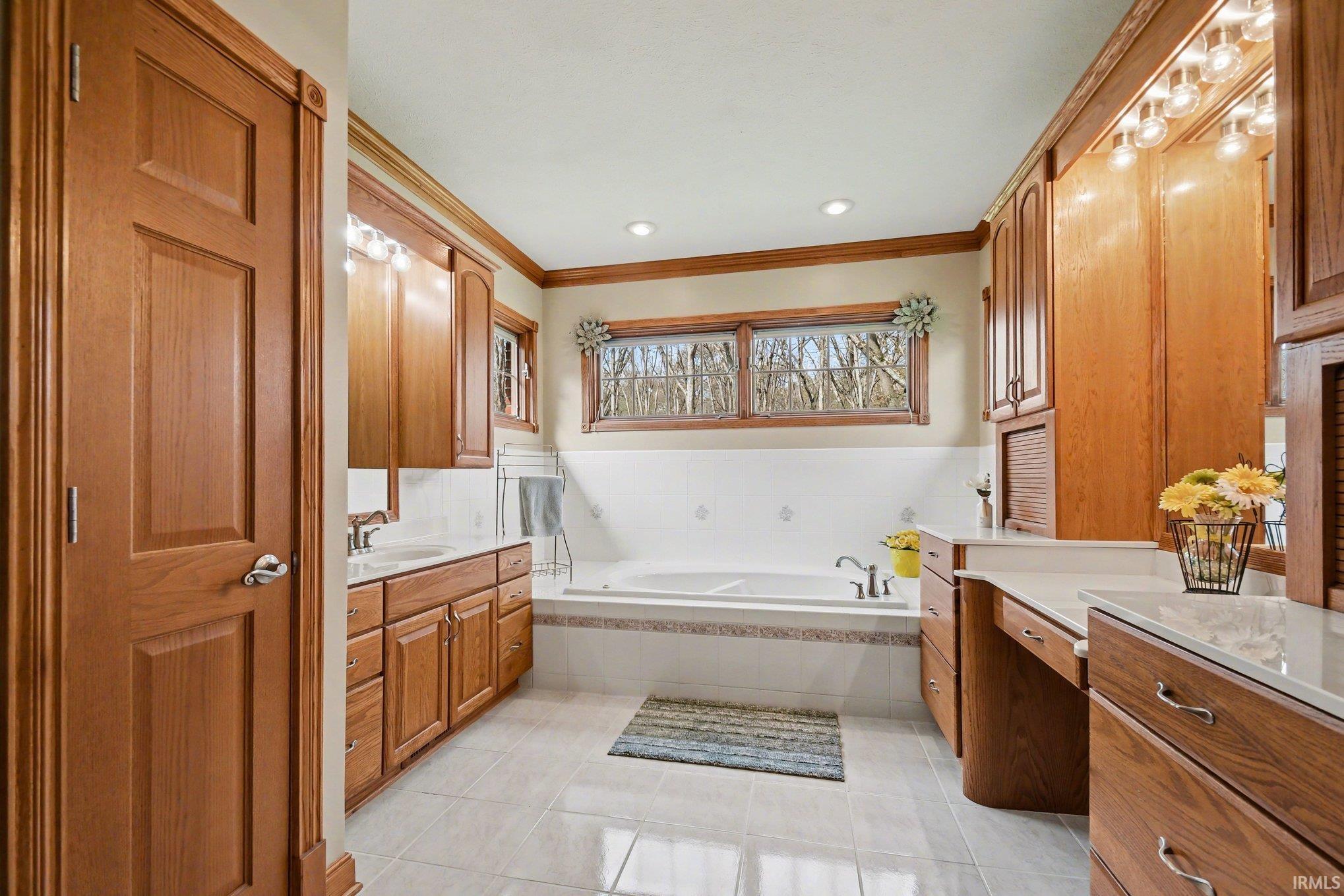 Osceola, Indiana, 46561, United States, 3 Bedrooms Bedrooms, ,3 BathroomsBathrooms,Residential,For Sale,2038856