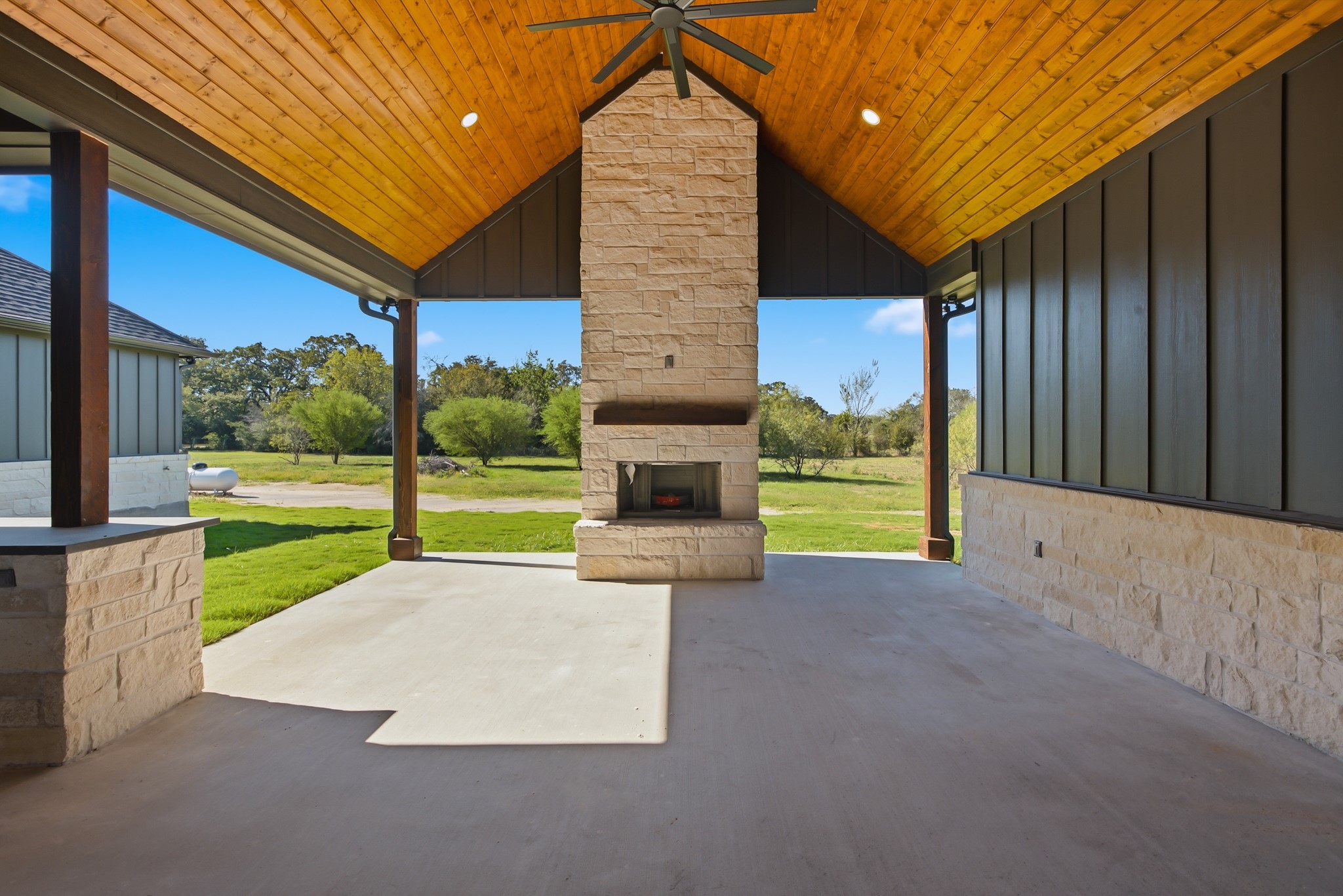  5672 Mill Water Court, Bryan, TX 77808 - 物件實景