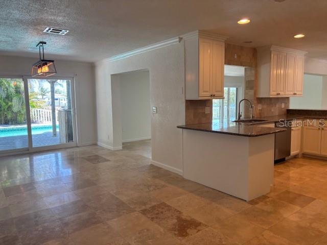 Treasure Island, Florida, 33706, United States, 4 Bedrooms Bedrooms, ,3 BathroomsBathrooms,Residential,For Sale,1824070
