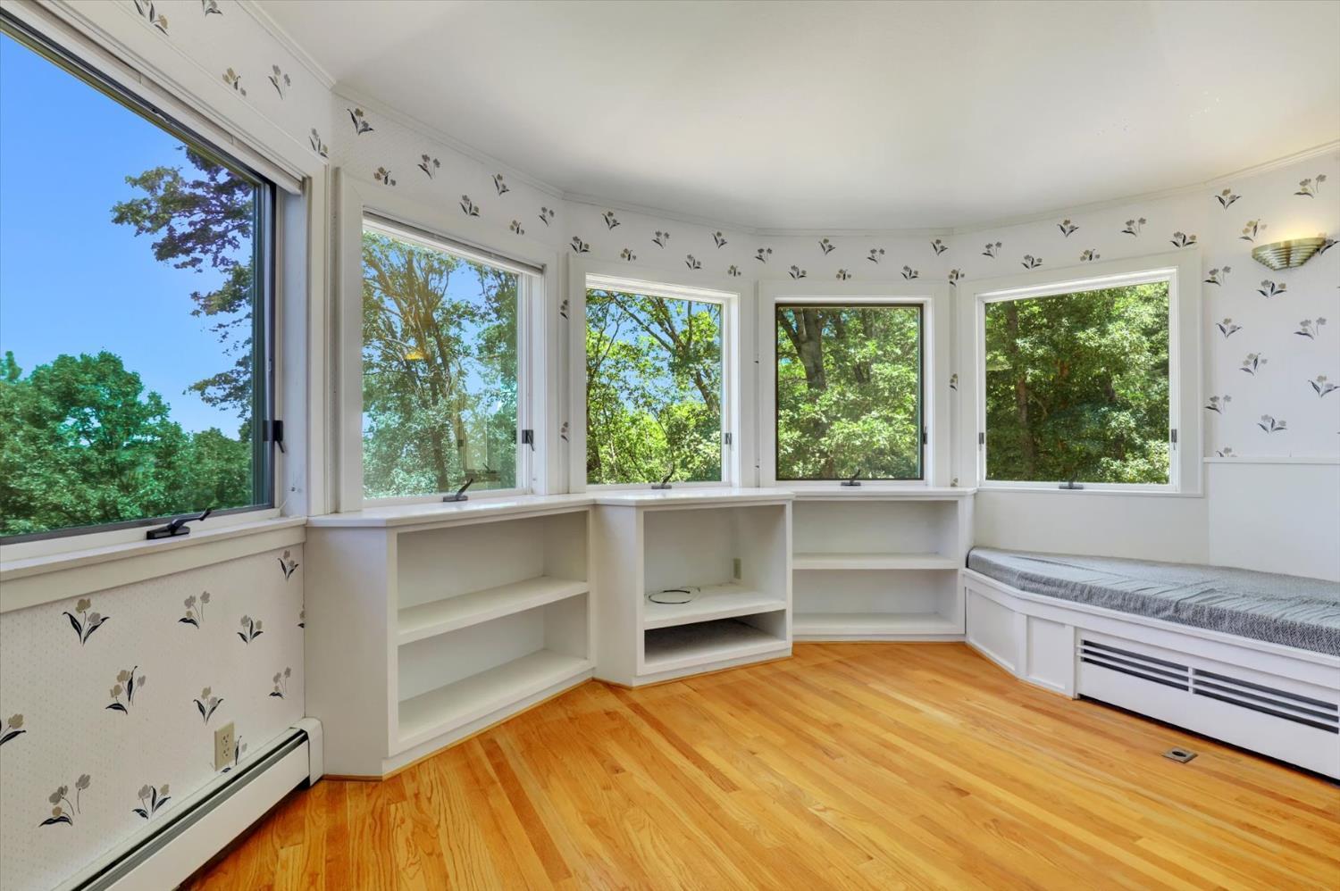 Nevada City, California, 95959, United States, 3 Bedrooms Bedrooms, ,4 BathroomsBathrooms,Residential,For Sale,1903616