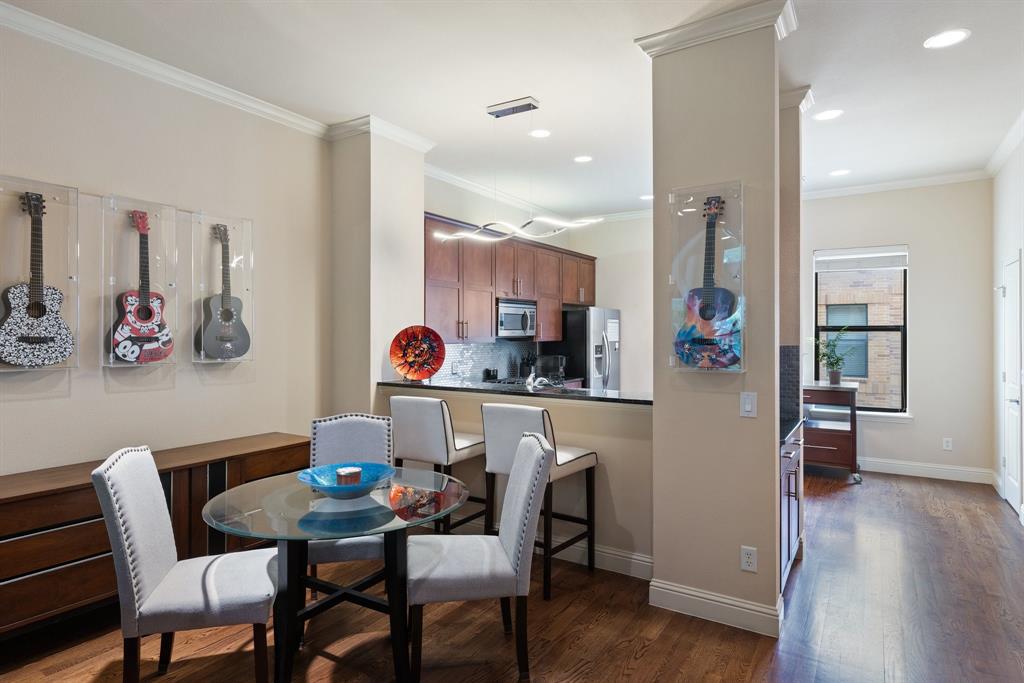 Fort Worth, Texas, 76102, United States, 2 Bedrooms Bedrooms, ,3 BathroomsBathrooms,Residential,For Sale,1880587