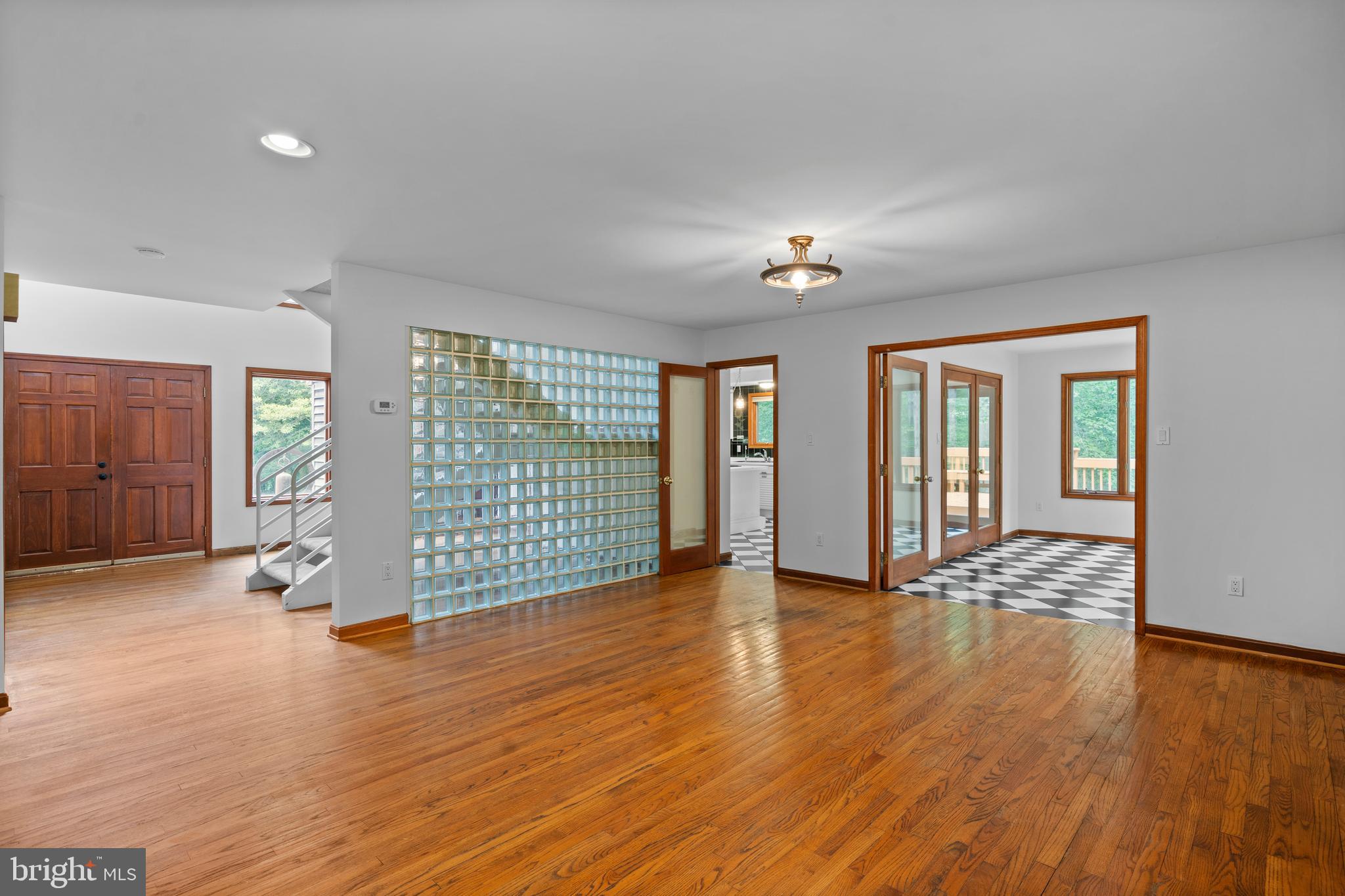 La Plata, Maryland, 20646, United States, 5 Bedrooms Bedrooms, ,4 BathroomsBathrooms,Residential,For Sale,1994243