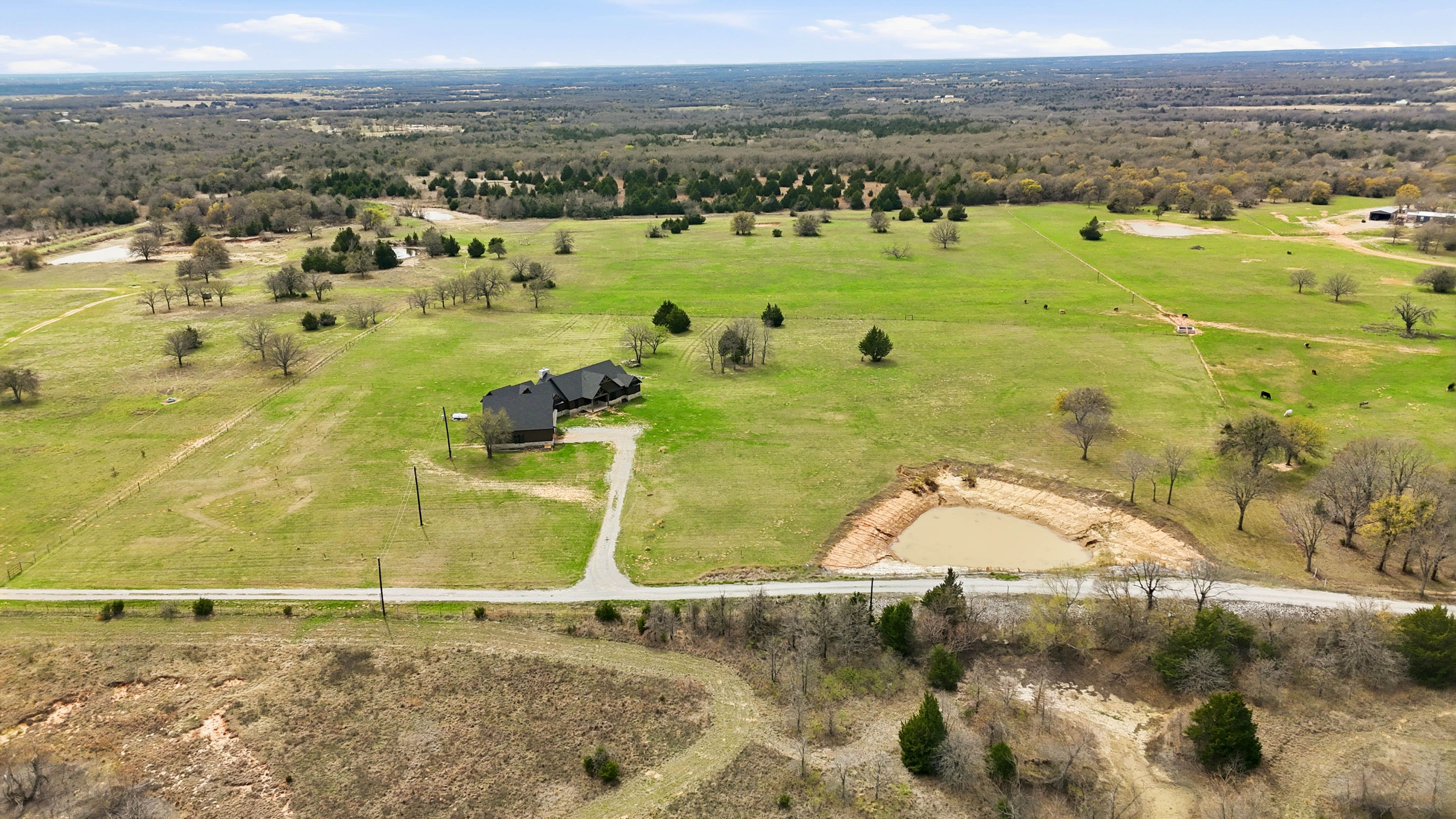  3988 Lake Valley Road, Sunset, TX, 76270 - 物件實景