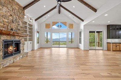 Blairsville, Georgia, 30512, United States, 4 Bedrooms Bedrooms, ,6 BathroomsBathrooms,Residential,For Sale,1940462