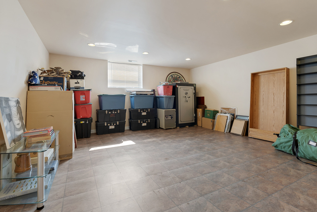 St Charles, Illinois, 60175, United States, 5 Bedrooms Bedrooms, ,3 BathroomsBathrooms,Residential,For Sale,1935414