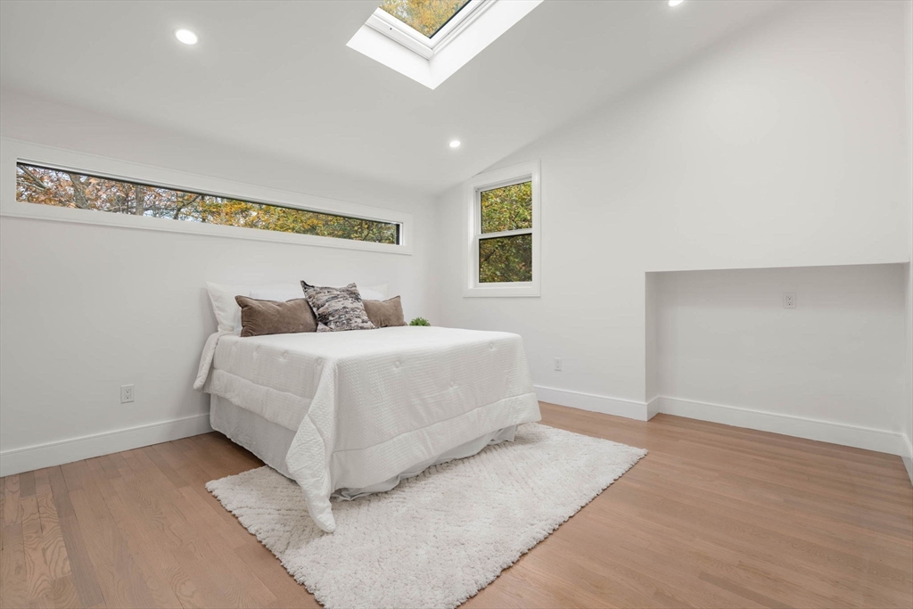 Weston, Massachusetts, 02493, United States, 4 Bedrooms Bedrooms, ,5 BathroomsBathrooms,Residential,For Sale,1989089