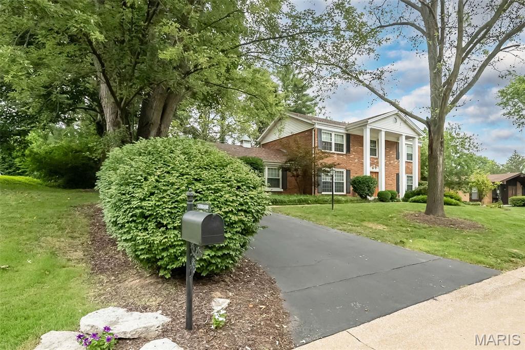Chesterfield, Missouri, 63017, United States, 4 Bedrooms Bedrooms, ,3 BathroomsBathrooms,Residential,For Sale,1932834