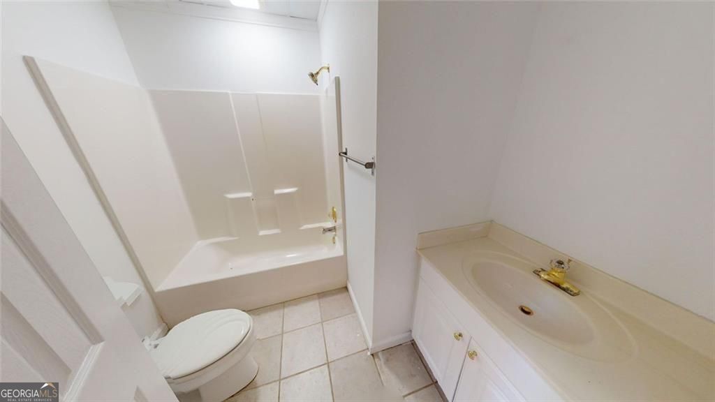 Newnan, Georgia, 30265, United States, 5 Bedrooms Bedrooms, ,5 BathroomsBathrooms,Residential,For Sale,1934725