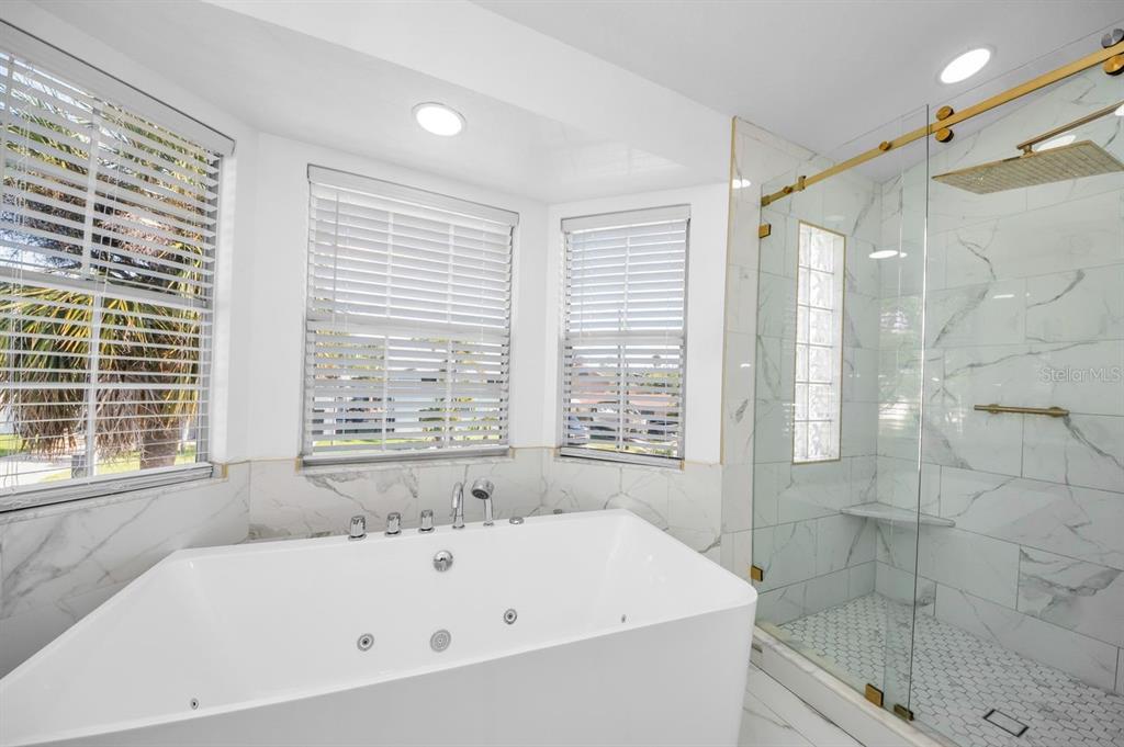 New Port Richey, Florida, 34653, United States, 4 Bedrooms Bedrooms, ,5 BathroomsBathrooms,Residential,For Sale,1989406