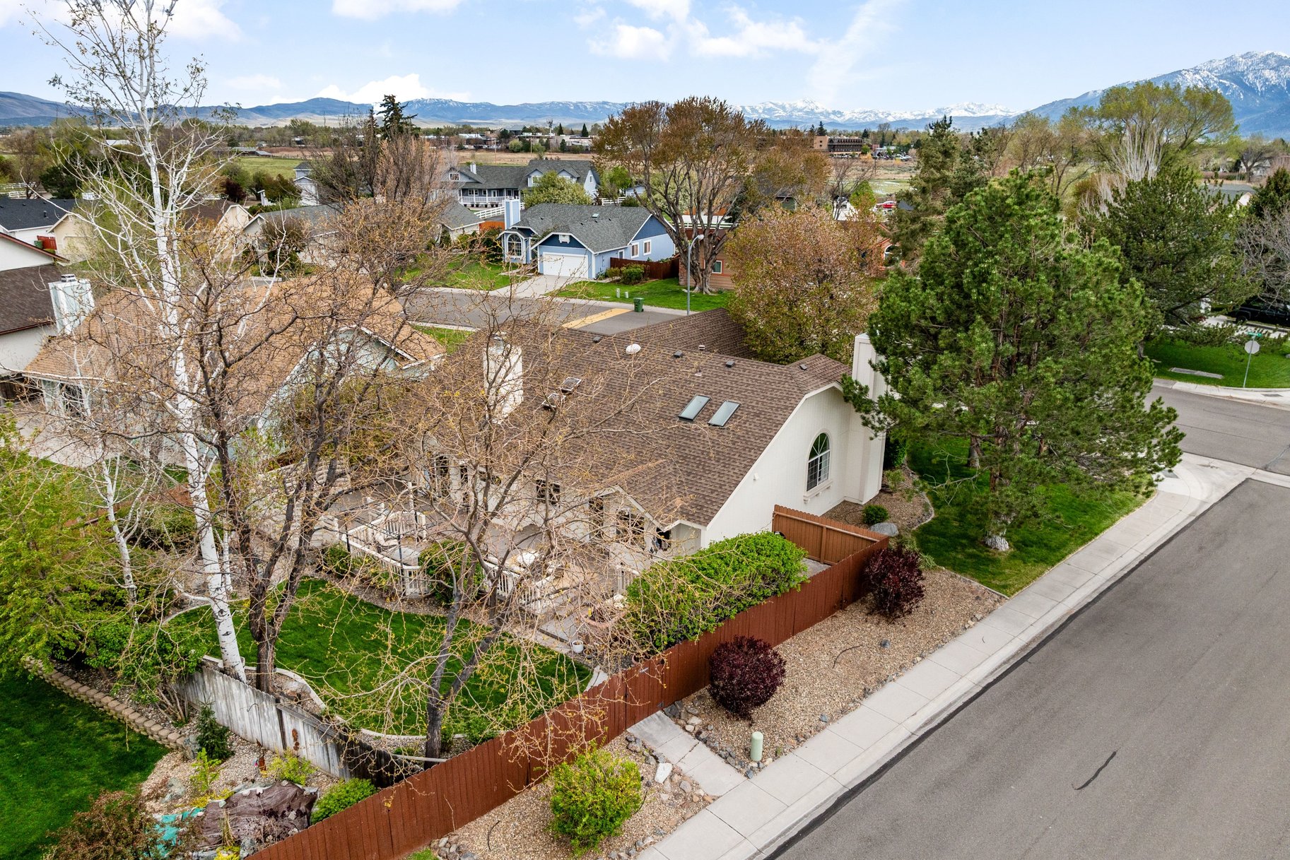  Windhaven Home with Designer Kitchen and Extensive Upgrades - 物件實景