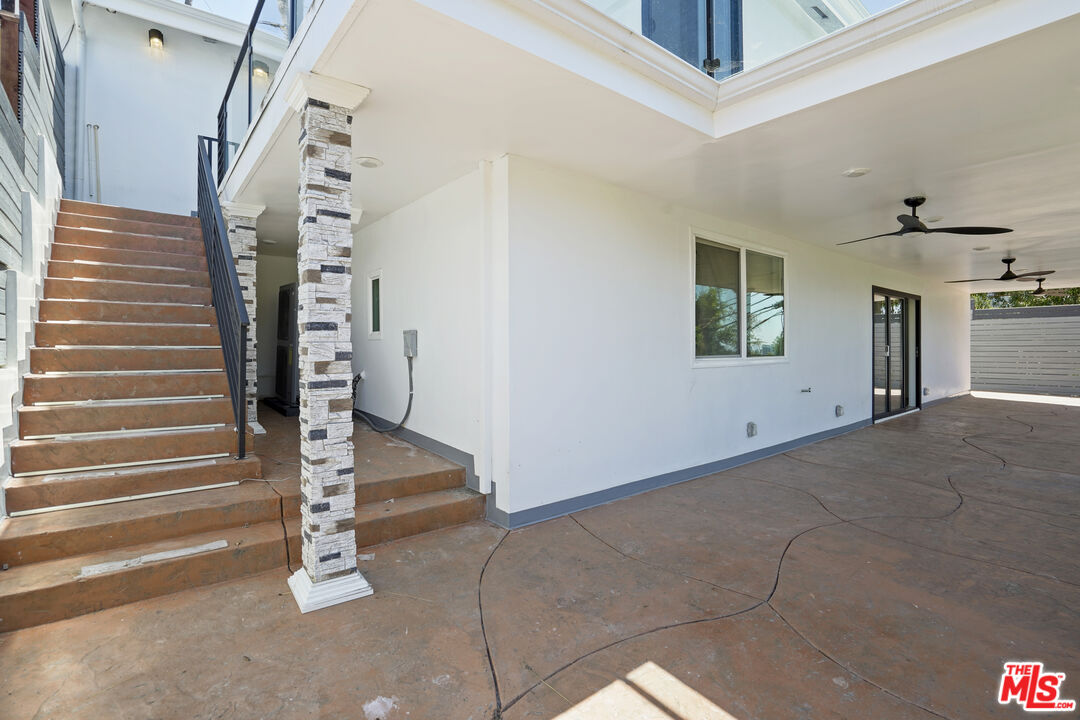 Los Angeles, California, 90068, United States, 3 Bedrooms Bedrooms, ,2 BathroomsBathrooms,Residential,For Sale,1911201