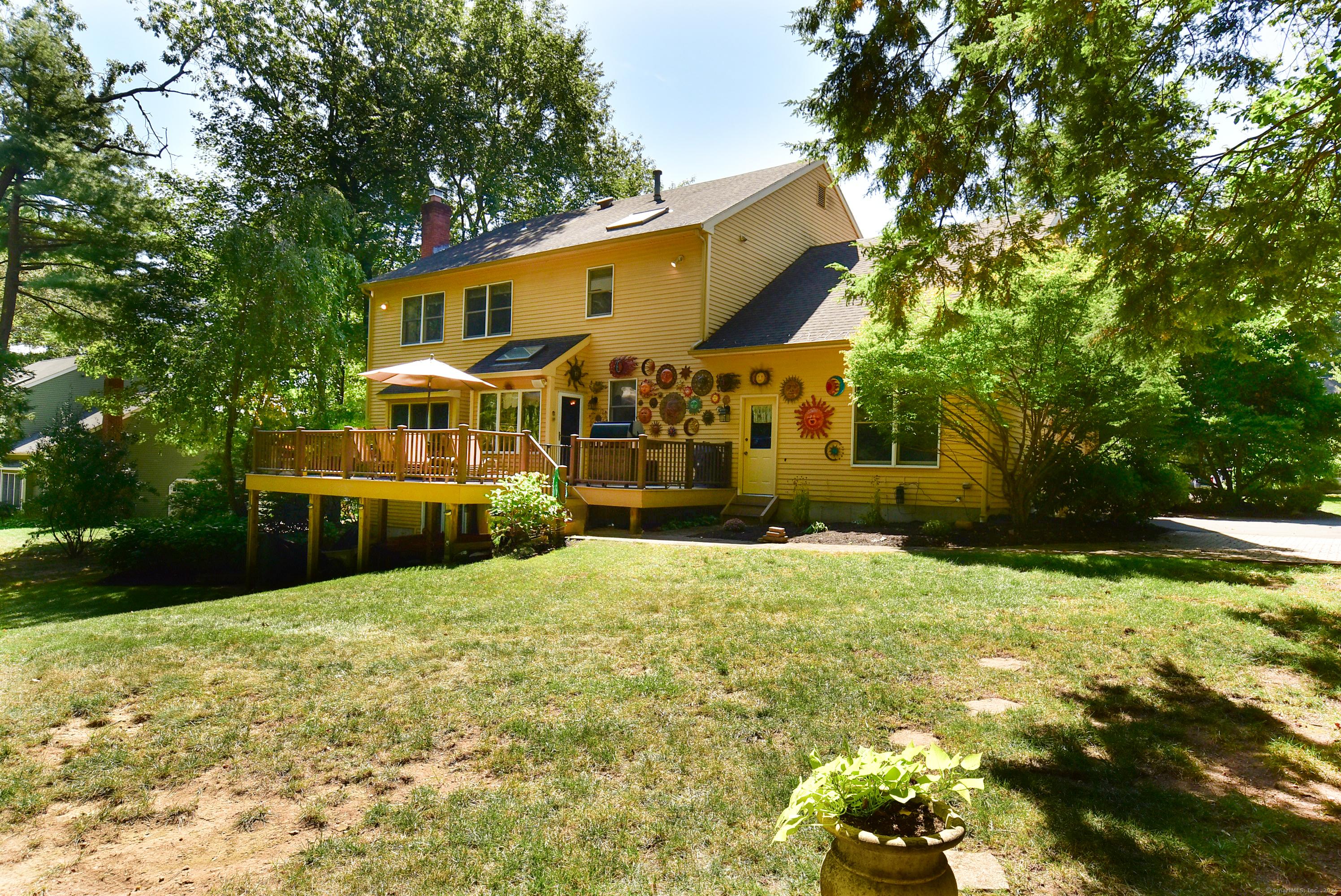 Windsor, Connecticut, 06095, United States, 4 Bedrooms Bedrooms, ,3 BathroomsBathrooms,Residential,For Sale,1936902
