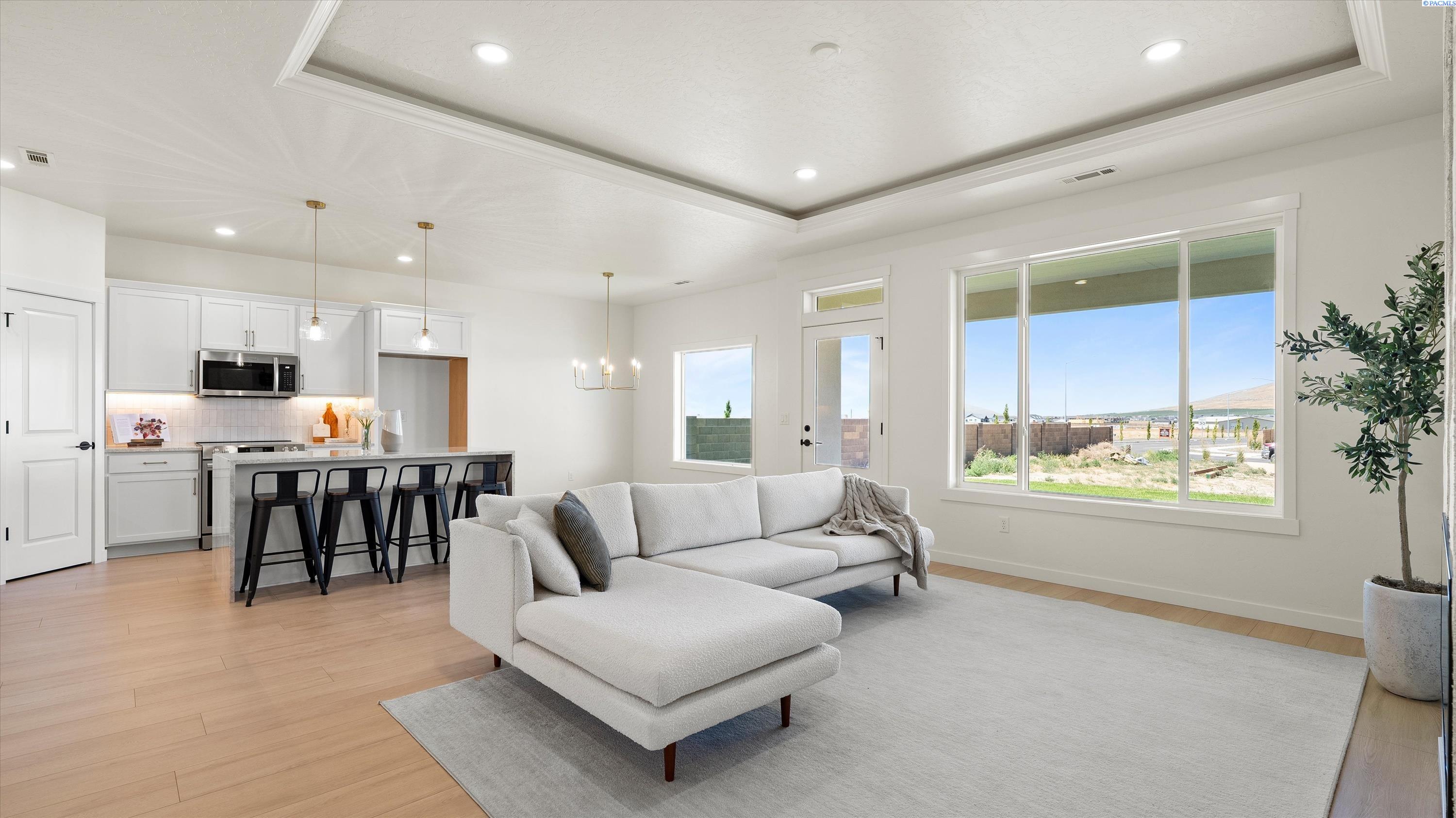 Richland, Washington, 99352, United States, 3 Bedrooms Bedrooms, ,2 BathroomsBathrooms,Residential,For Sale,1883404