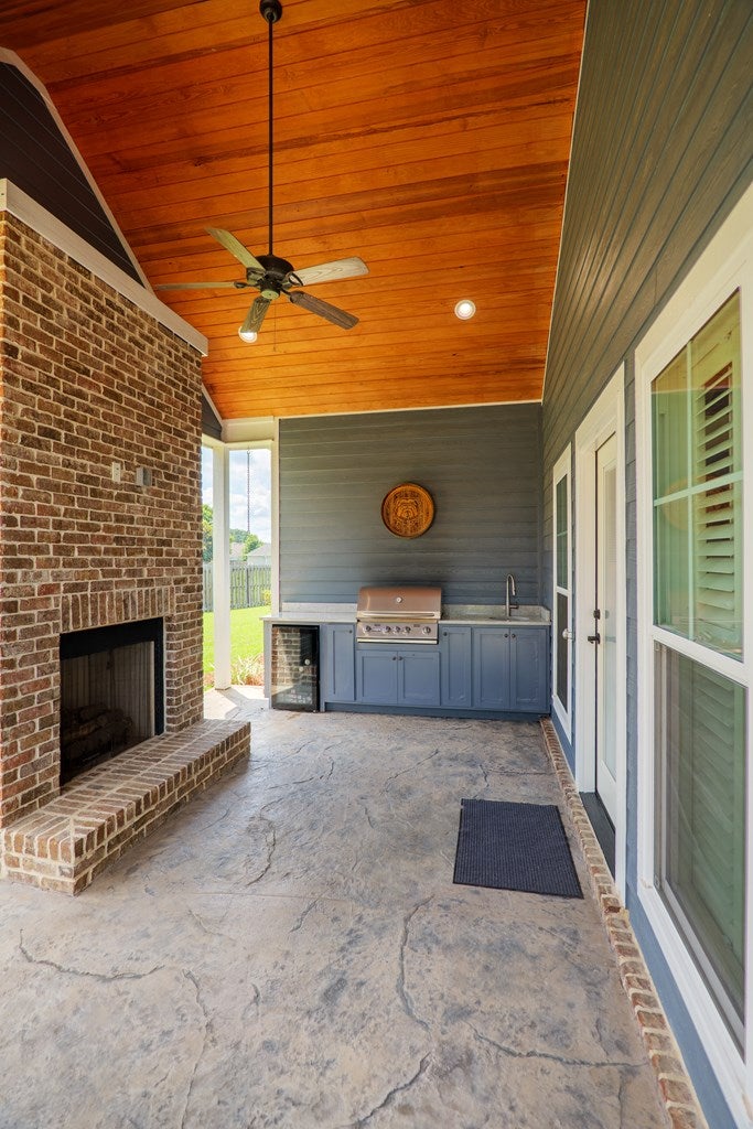 Valdosta, Georgia, 31601, United States, 4 Bedrooms Bedrooms, ,3 BathroomsBathrooms,Residential,For Sale,1991000