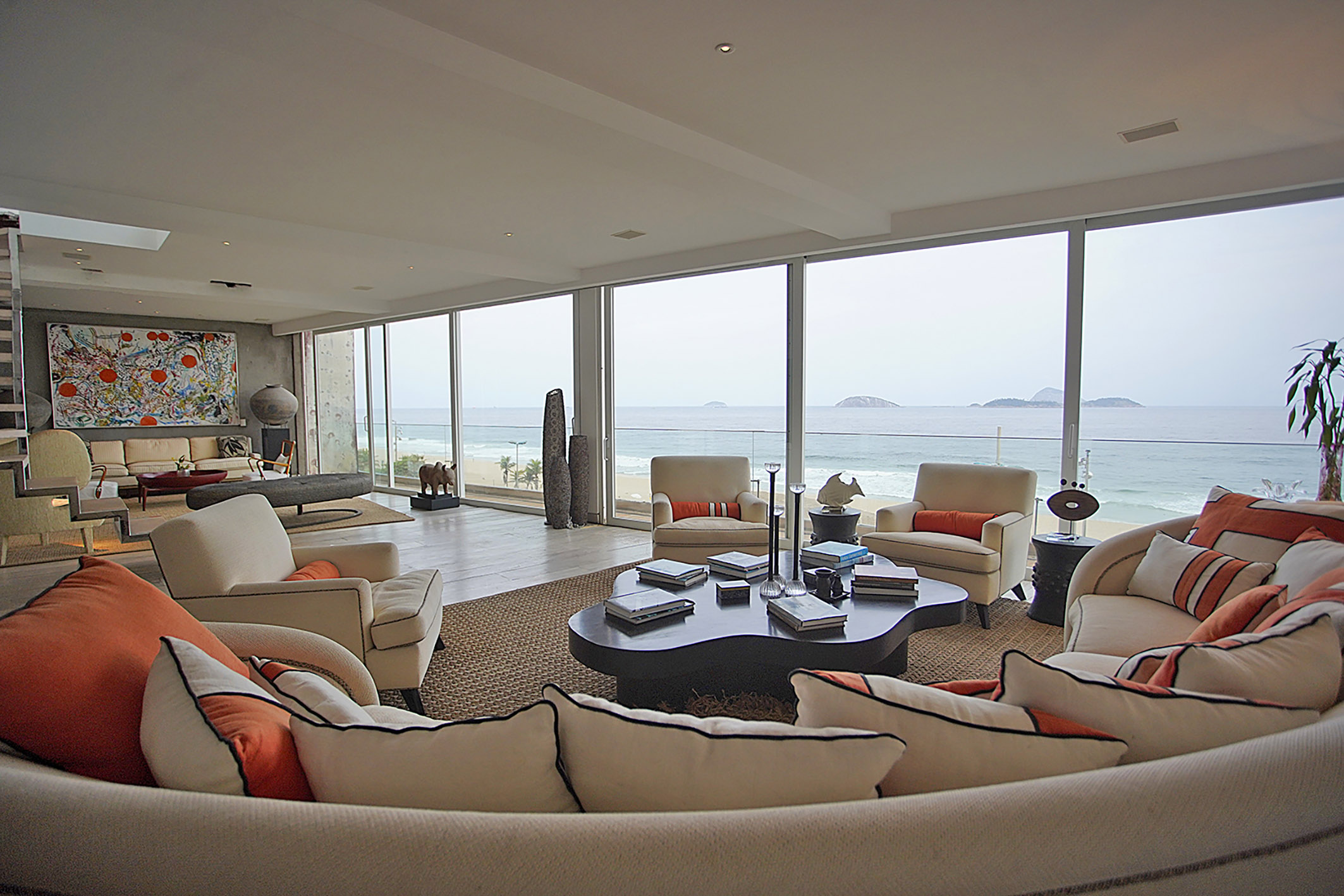  Oceanfront duplex penthouse with panoramic views and refined interiors - 物件實景