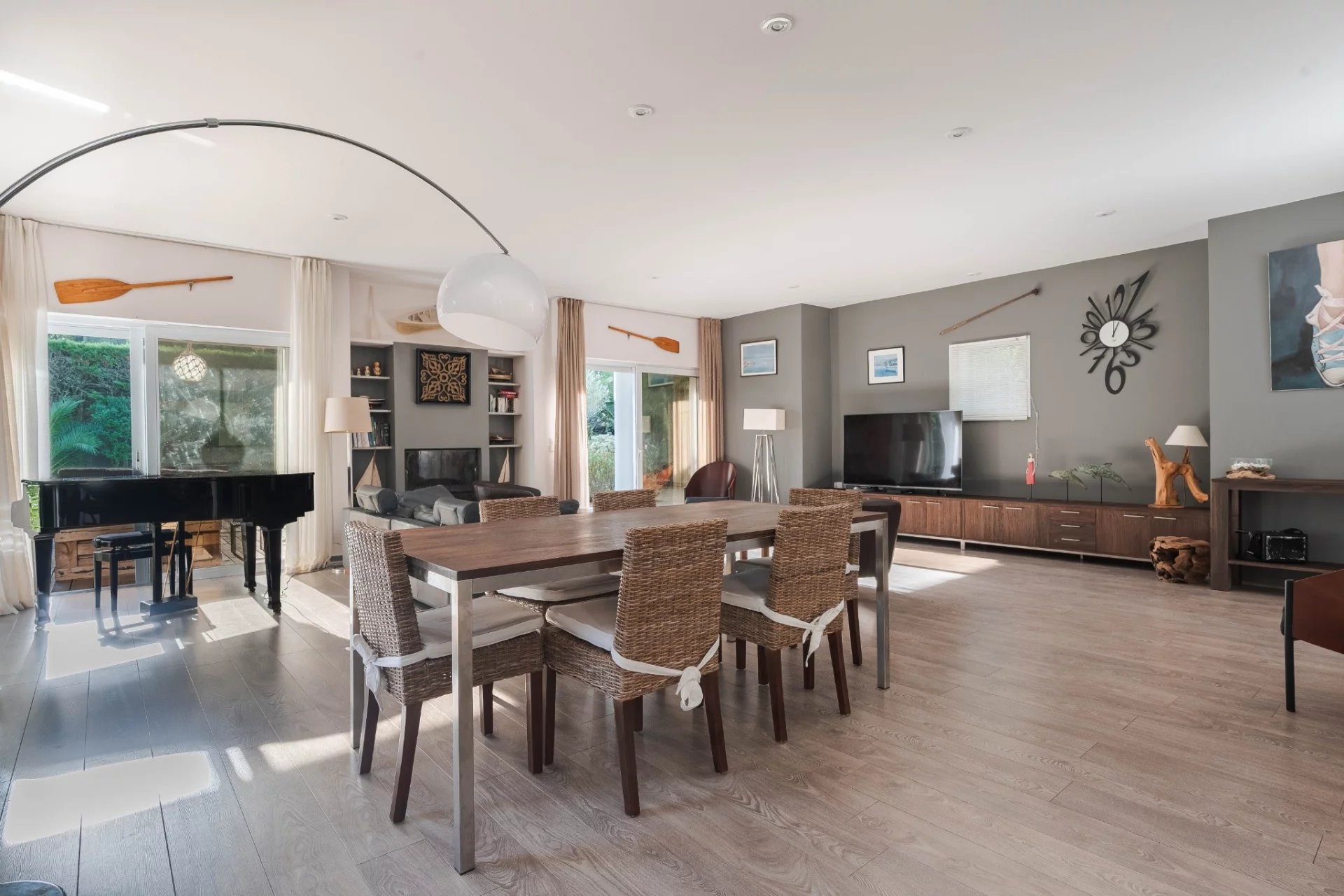 Lège-Cap-Ferret, New Aquitaine, 33950, FR, 4 Bedrooms Bedrooms, ,Residential,For Sale,2001613