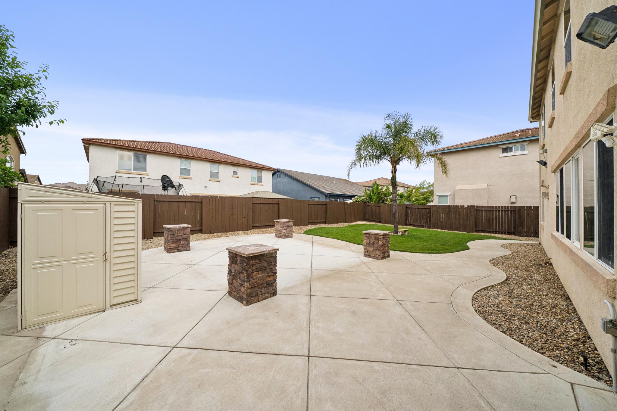  Gorgeous Two-Story Oakley Home - 物件實景