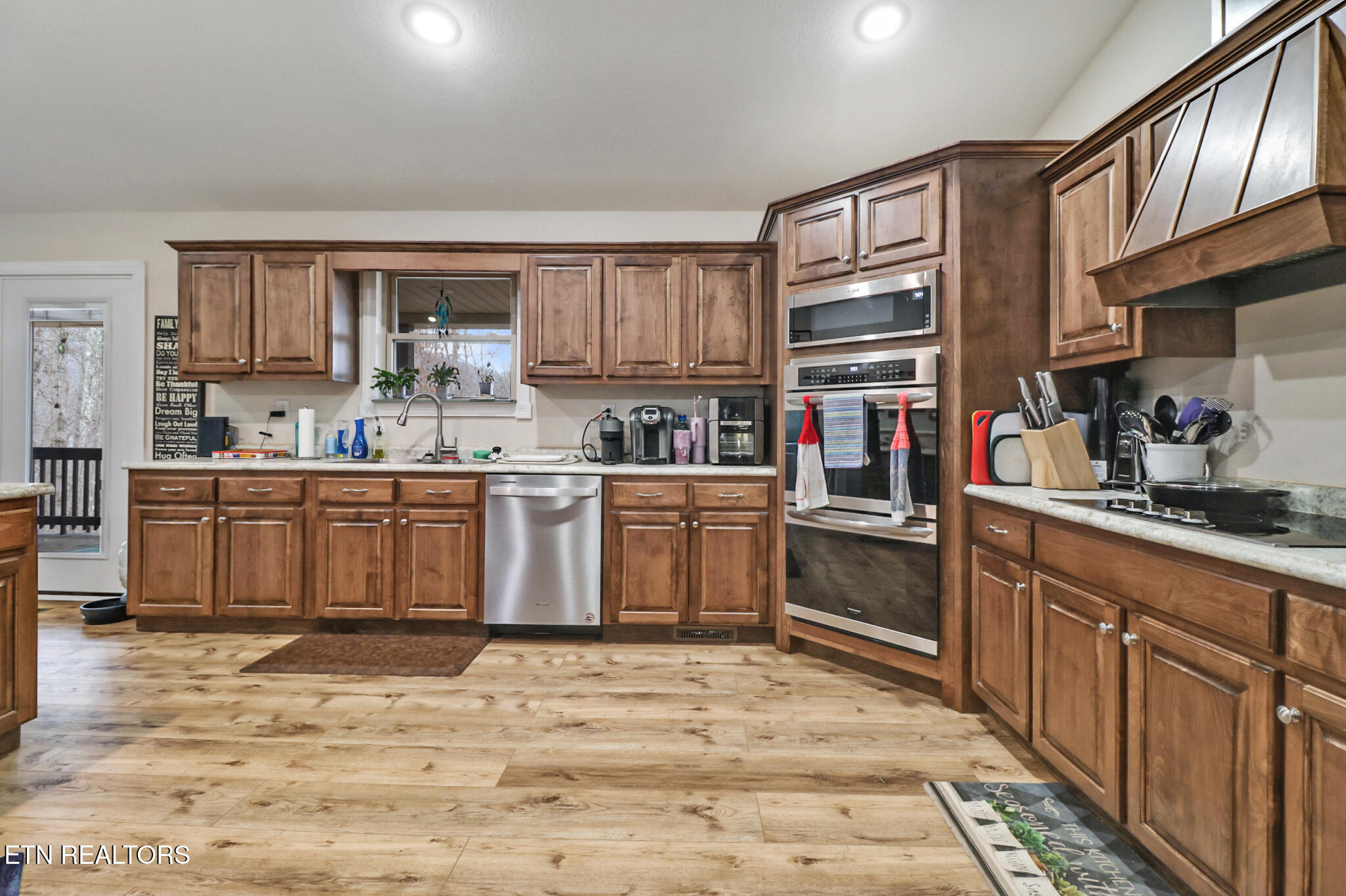 Jamestown, Tennessee, 38556, United States, 4 Bedrooms Bedrooms, ,3 BathroomsBathrooms,Residential,For Sale,2017691