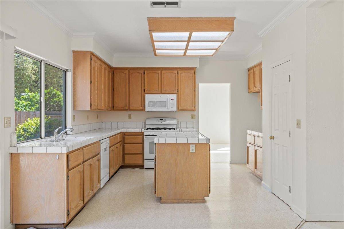 Orangevale, California, 95662, United States, 4 Bedrooms Bedrooms, ,3 BathroomsBathrooms,Residential,For Sale,1855492