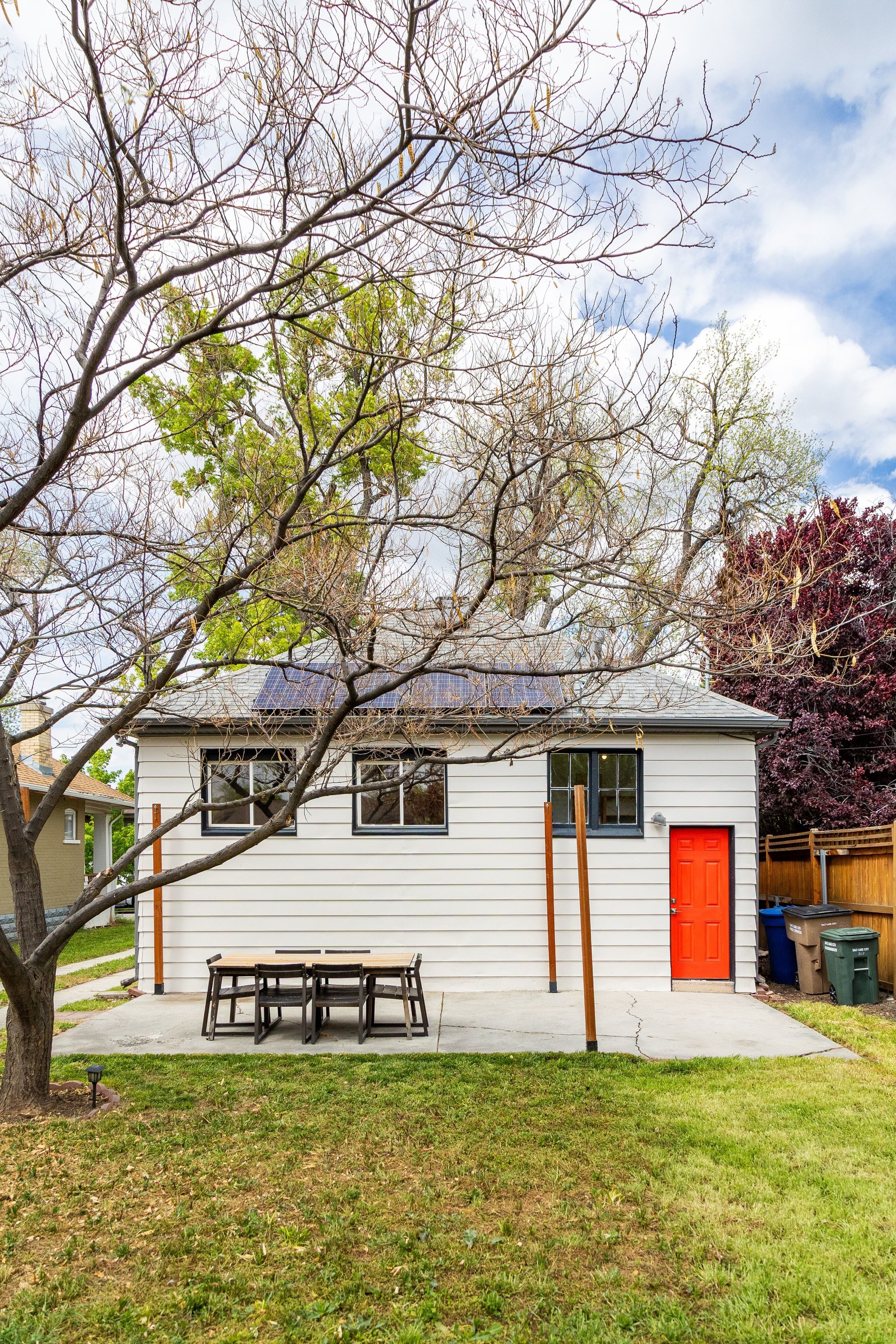  Incredibly Charming & Updated 1911 Bungalow Tree-Lined Streets - 物件實景