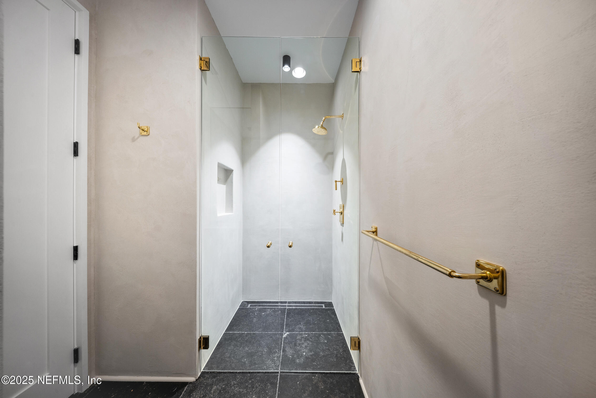 Atlantic Beach, Florida, 32233, United States, 6 Bedrooms Bedrooms, ,5 BathroomsBathrooms,Residential,For Sale,1989141