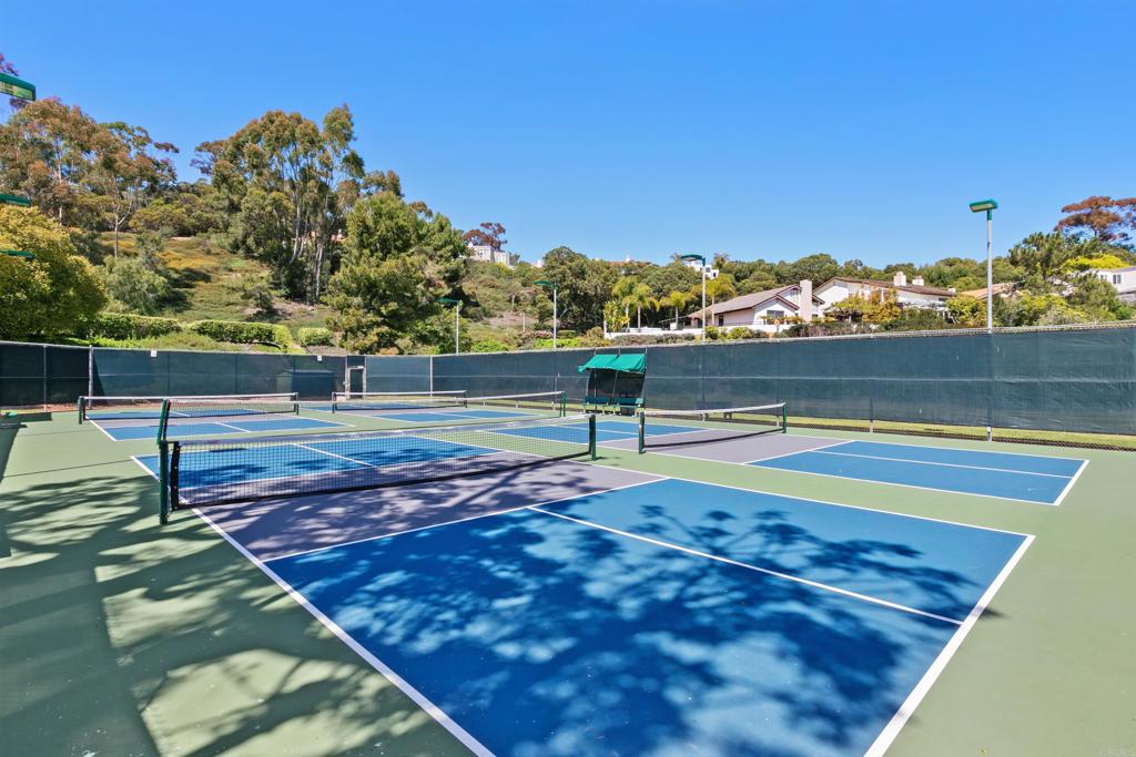 La Jolla, California, 92037, United States, 2 Bedrooms Bedrooms, ,3 BathroomsBathrooms,Residential,For Sale,1938534
