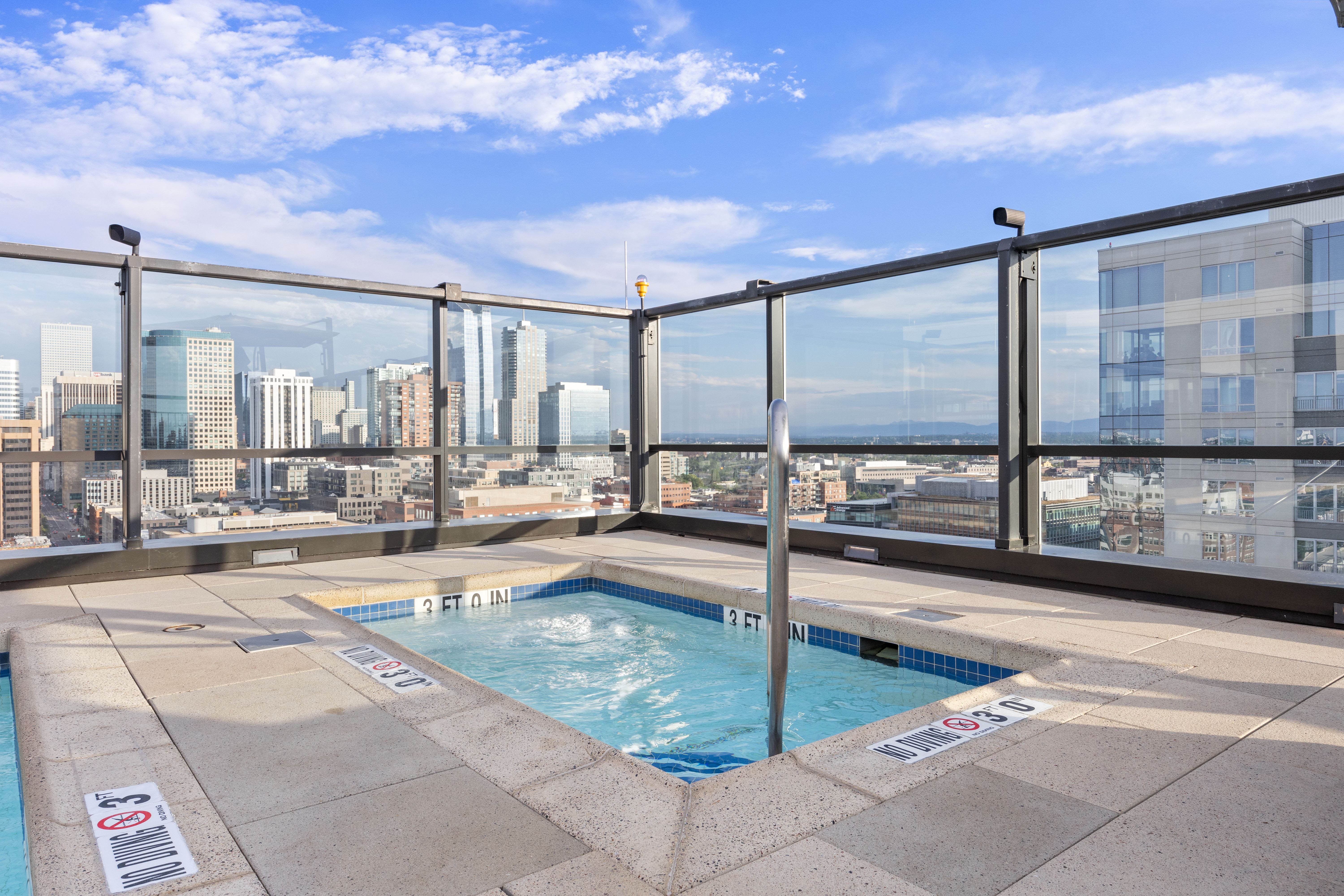  Terrace Views & Full-Service Downtown Living at The Coloradan - 物件實景