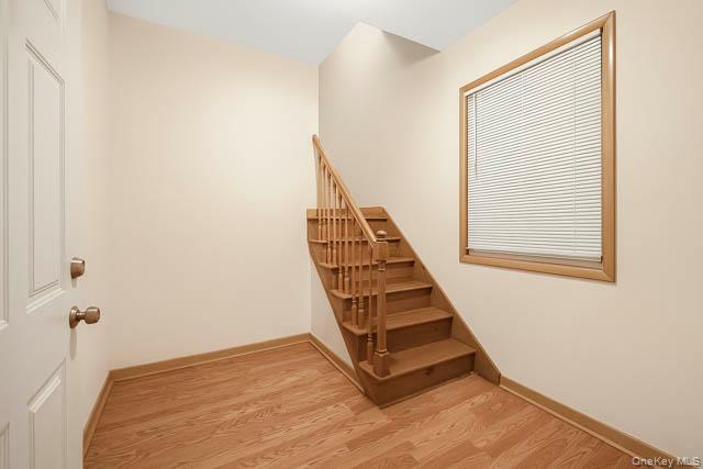 Yonkers, New York, 10703, United States, 5 Bedrooms Bedrooms, ,2 BathroomsBathrooms,Residential,For Sale,1993870