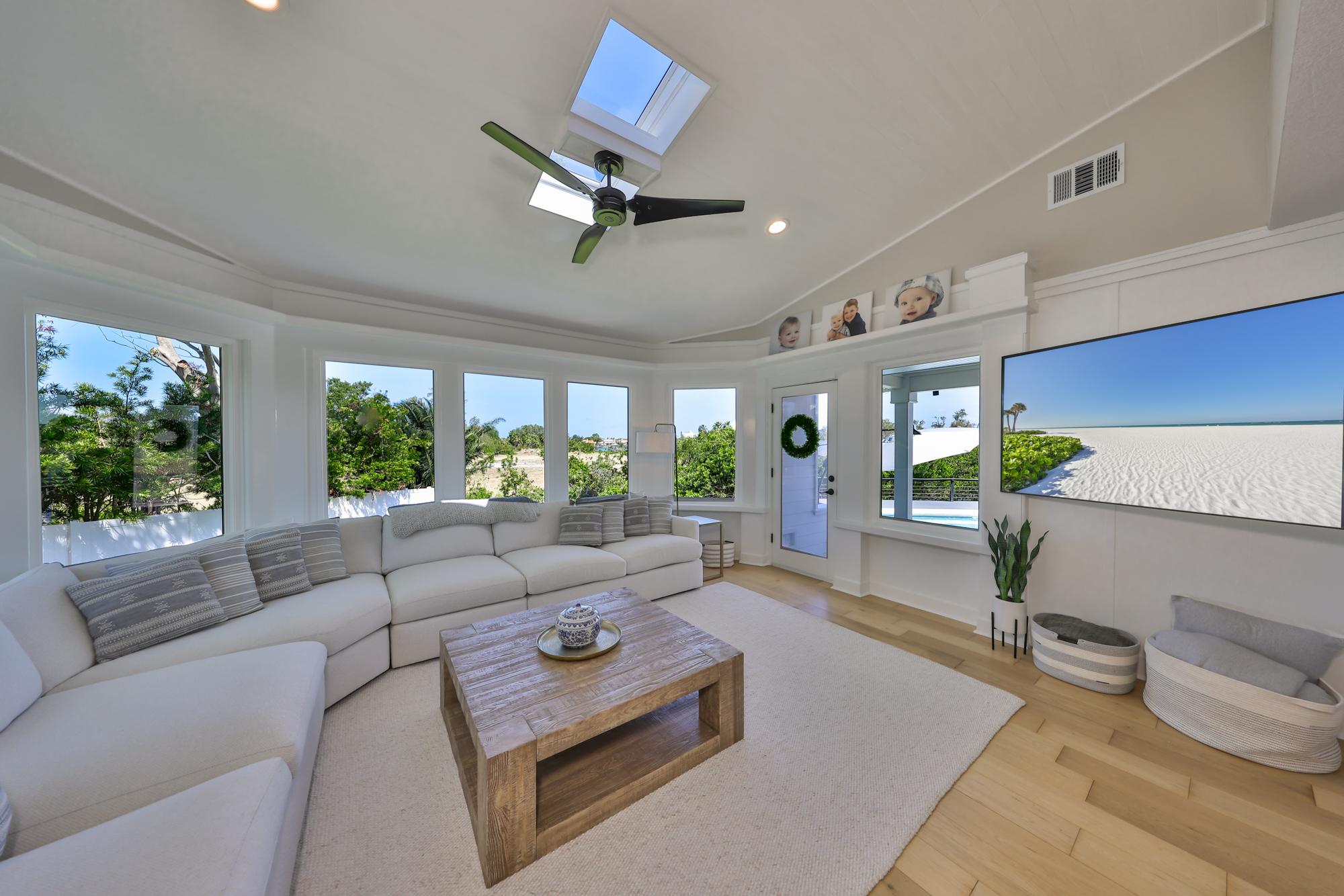 Apollo Beach, Florida, 33572, United States, 4 Bedrooms Bedrooms, ,4 BathroomsBathrooms,Residential,For Sale,1977778