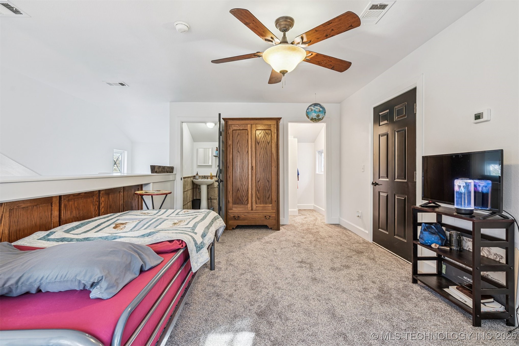 Stigler, Oklahoma, 74462, United States, 5 Bedrooms Bedrooms, ,3 BathroomsBathrooms,Residential,For Sale,2001664