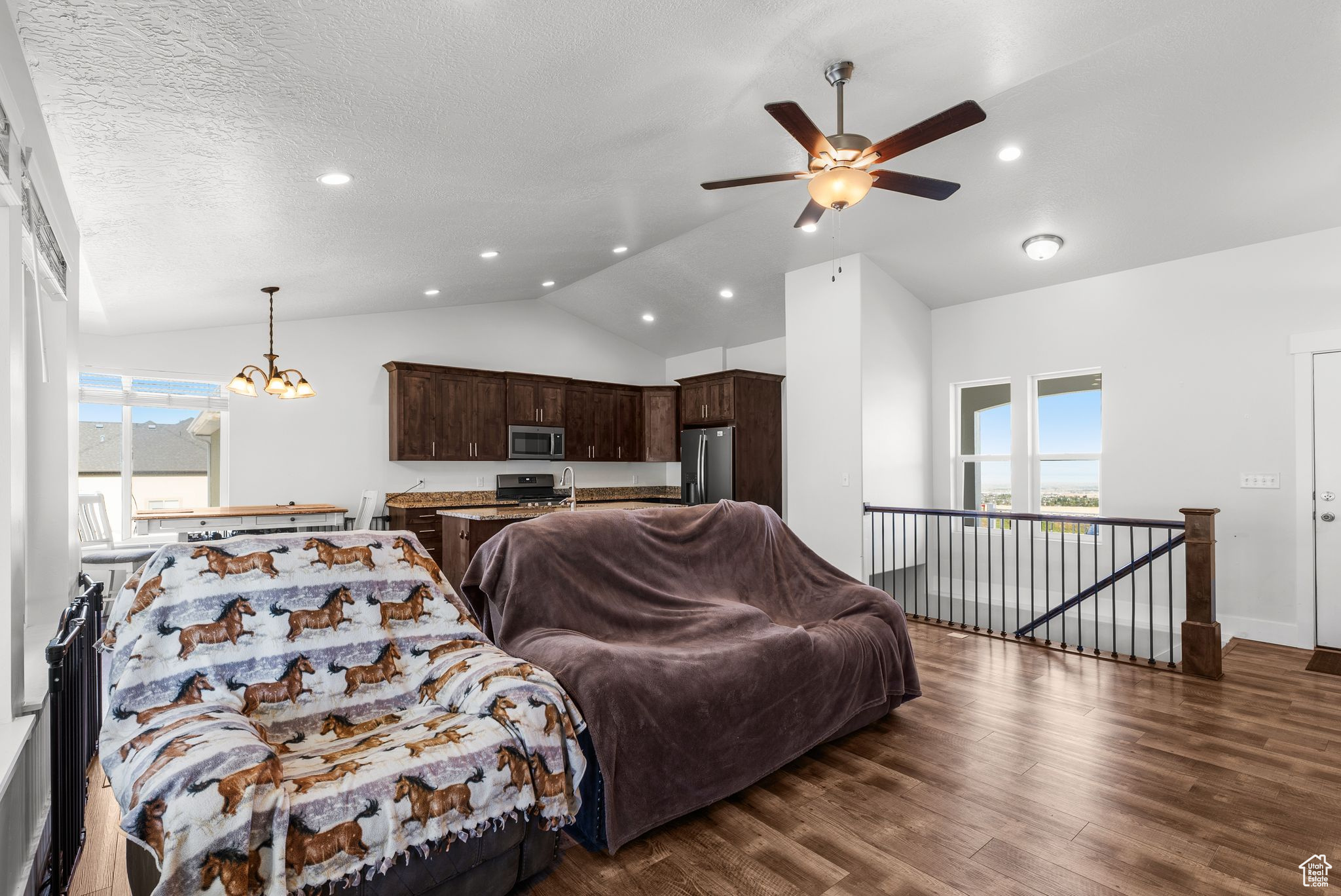 Tooele, Utah, 84074, United States, 5 Bedrooms Bedrooms, ,3 BathroomsBathrooms,Residential,For Sale,1907581
