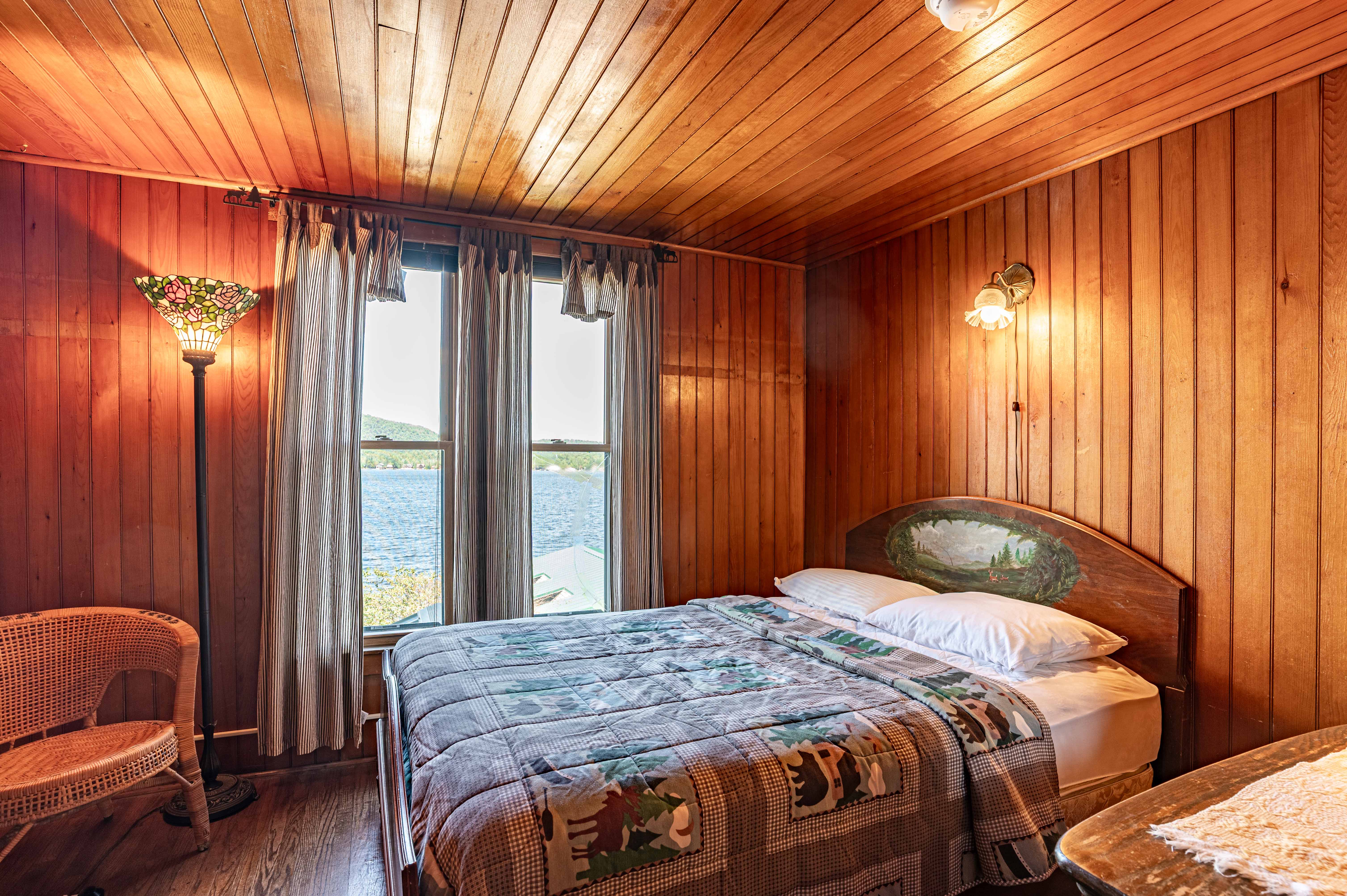  Historic Ramblers Lodge on Fourth Lake - 物件實景