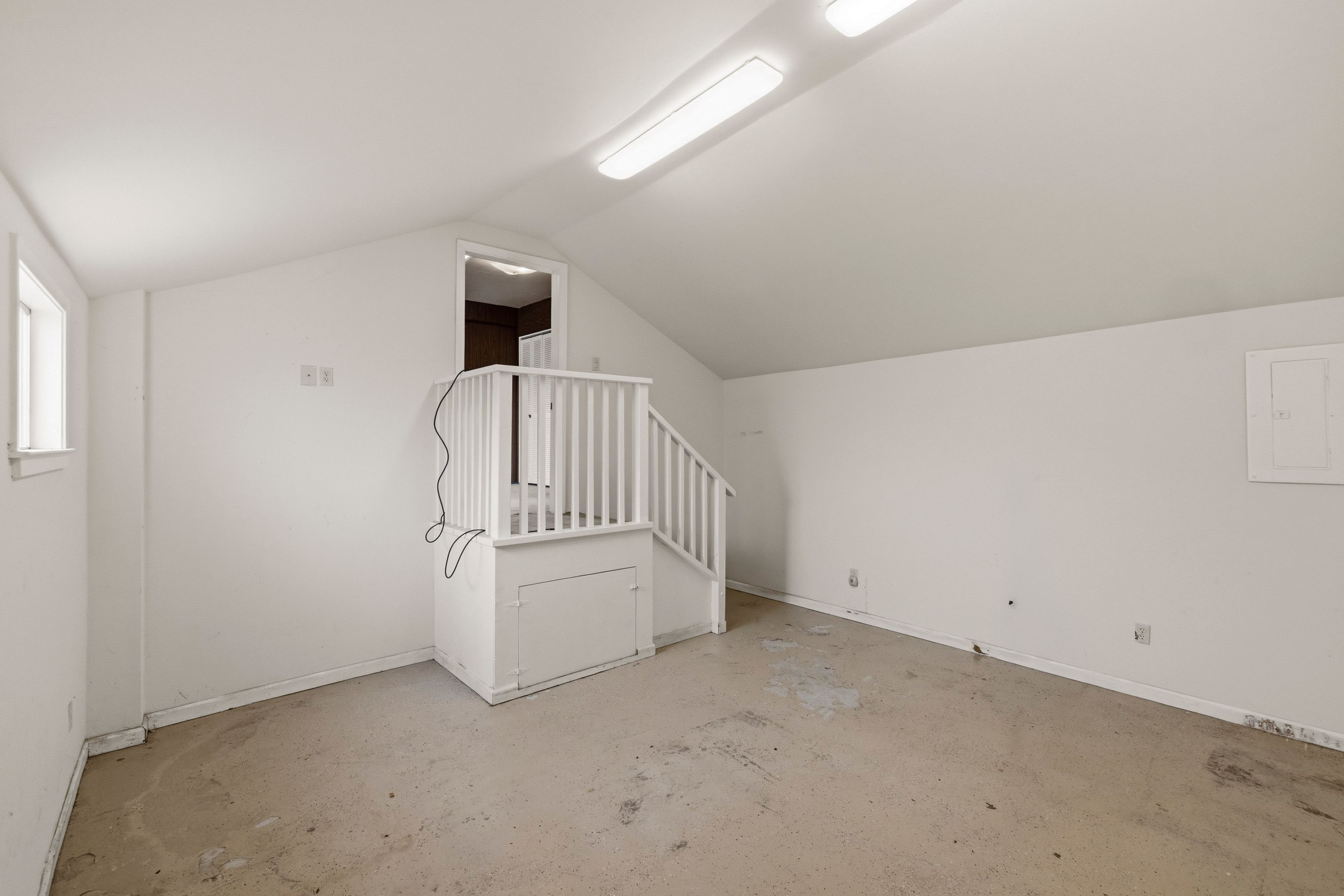  947 West Franklin Street - 物件實景