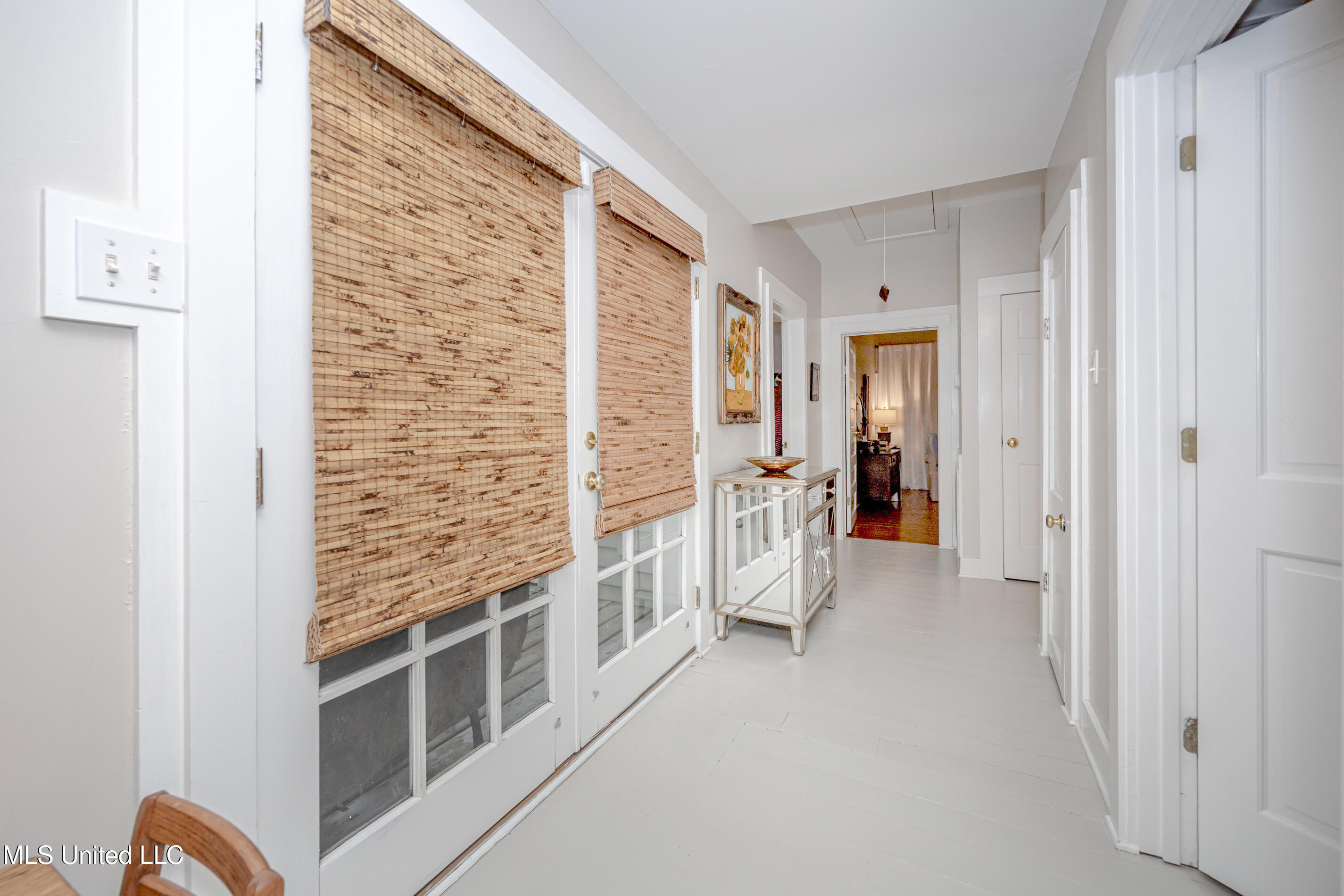 Ocean Springs, Mississippi, 39564, United States, 3 Bedrooms Bedrooms, ,2 BathroomsBathrooms,Residential,For Sale,1987573