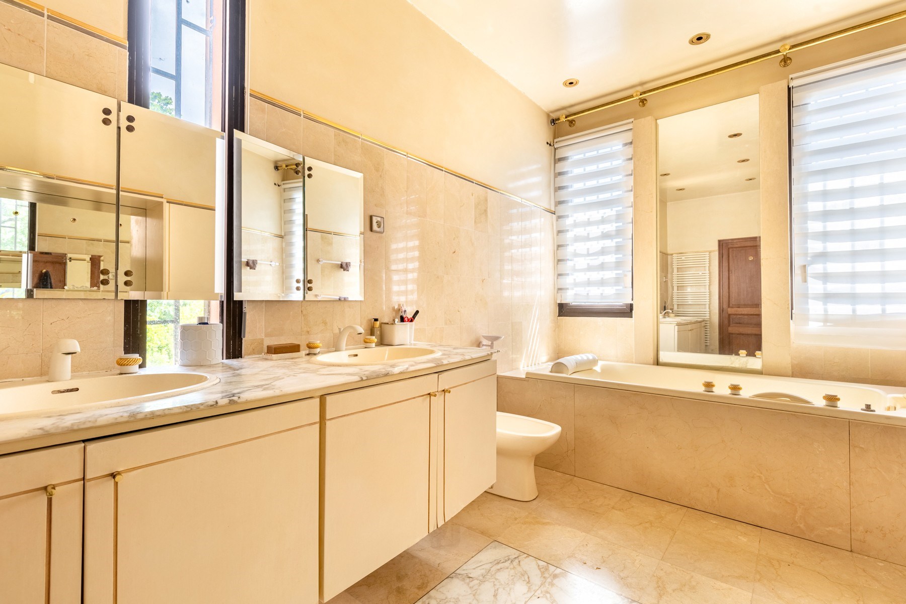  EXCEPTIONAL RESIDENCE – CONTEMPORARY RIAD-INSPIRED HOME – 250 SQ.M – PARC FÉAU - 物件實景