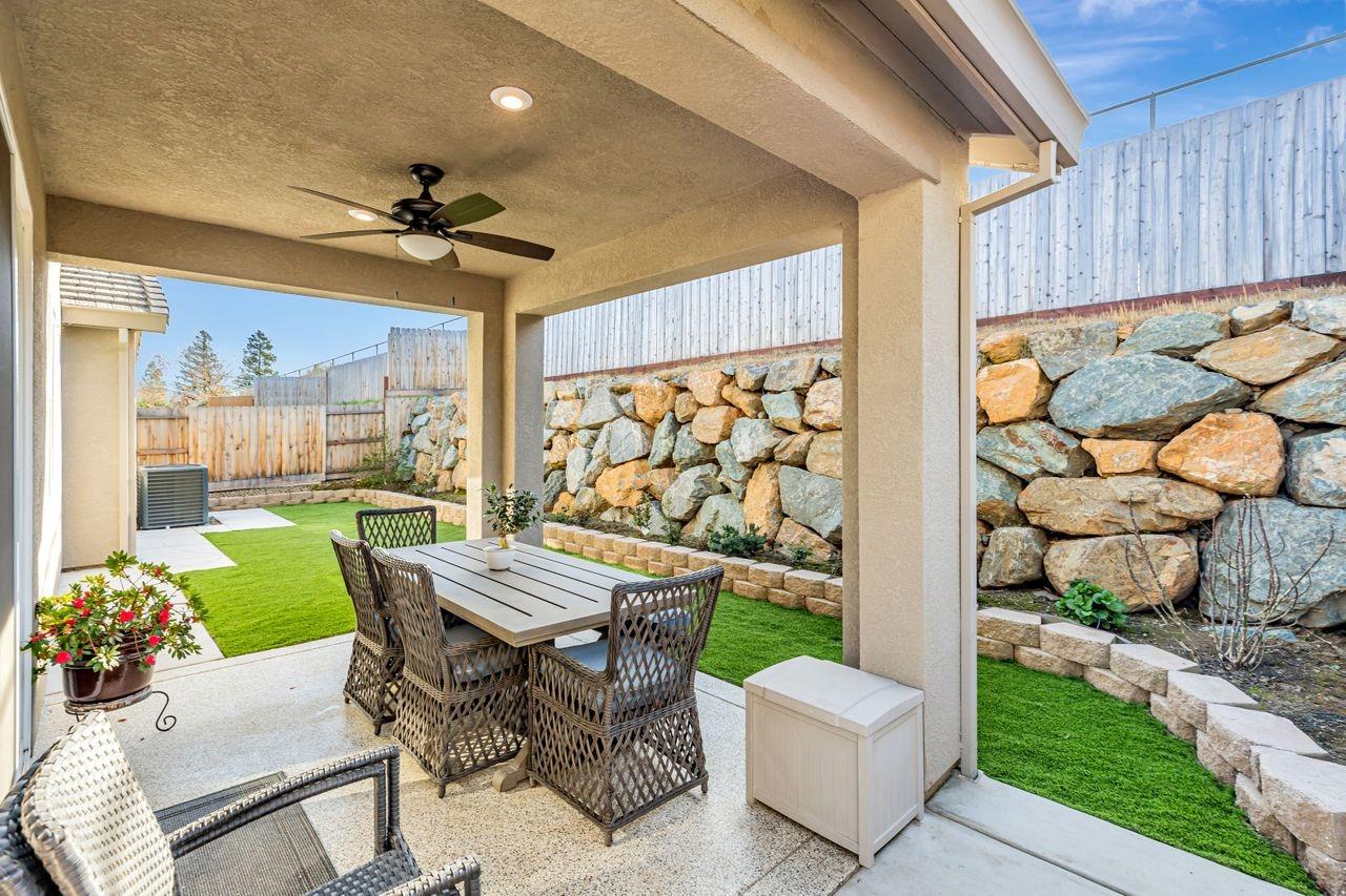 Sacramento, California, 95829, United States, 3 Bedrooms Bedrooms, ,2 BathroomsBathrooms,Residential,For Sale,1950991