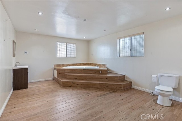 Los Angeles, California, 90003, United States, 3 Bedrooms Bedrooms, ,Residential,For Sale,1977735