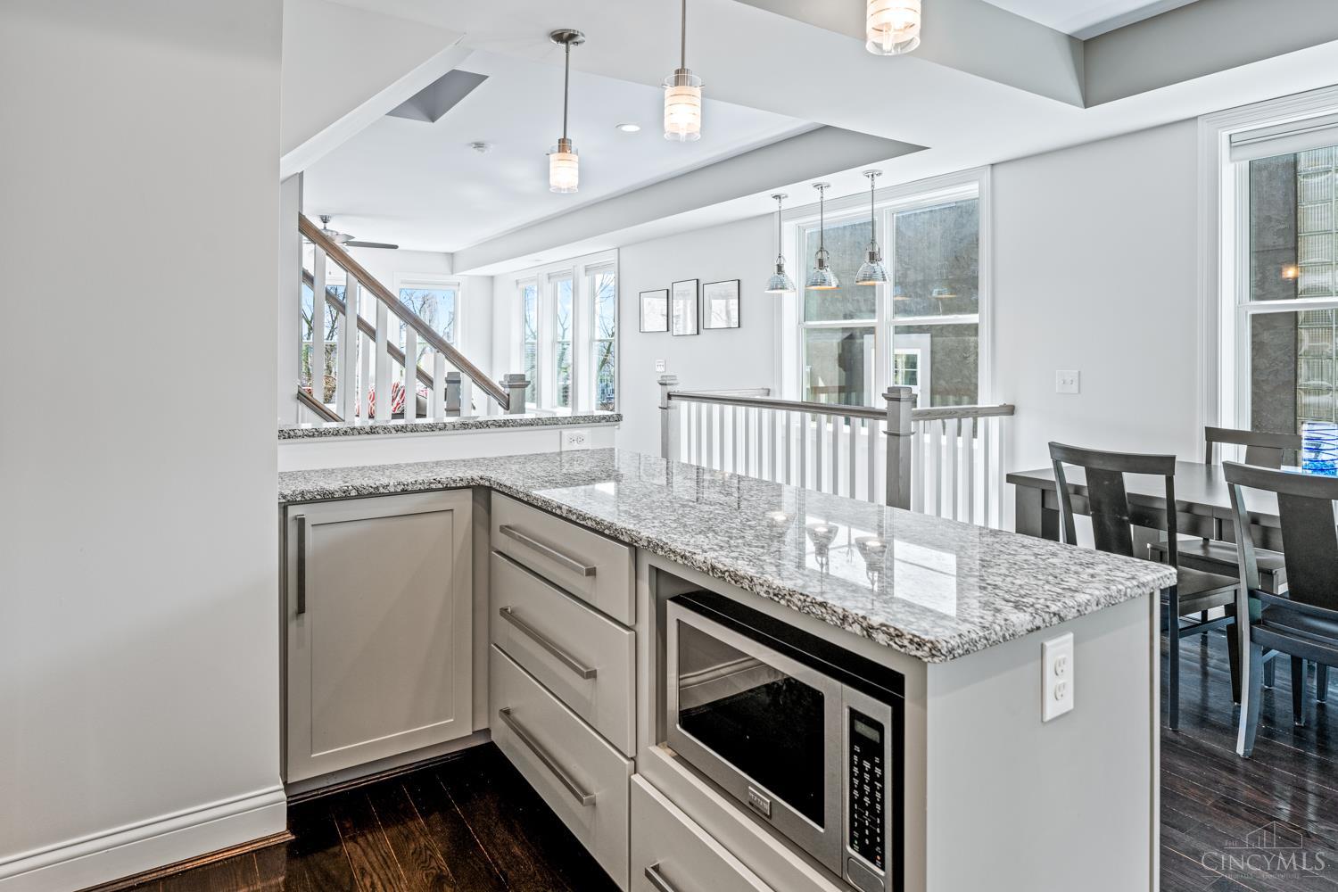 Cincinnati, Ohio, 45202, United States, 3 Bedrooms Bedrooms, ,4 BathroomsBathrooms,Residential,For Sale,1968931