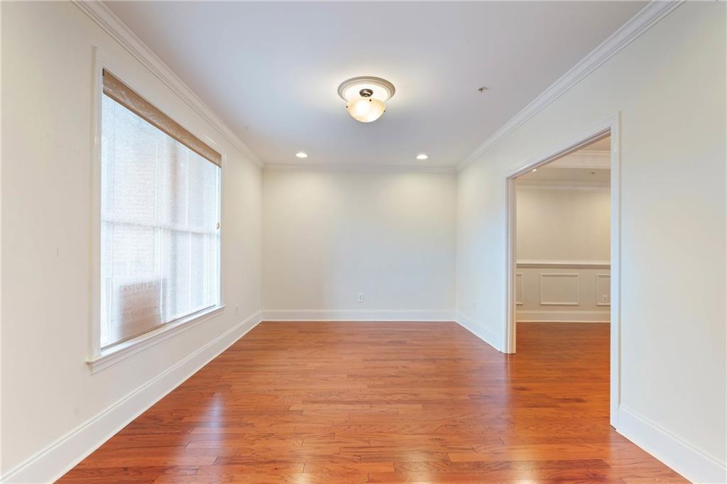 Roswell, Georgia, 30075, United States, 2 Bedrooms Bedrooms, ,3 BathroomsBathrooms,Residential,For Sale,1928798