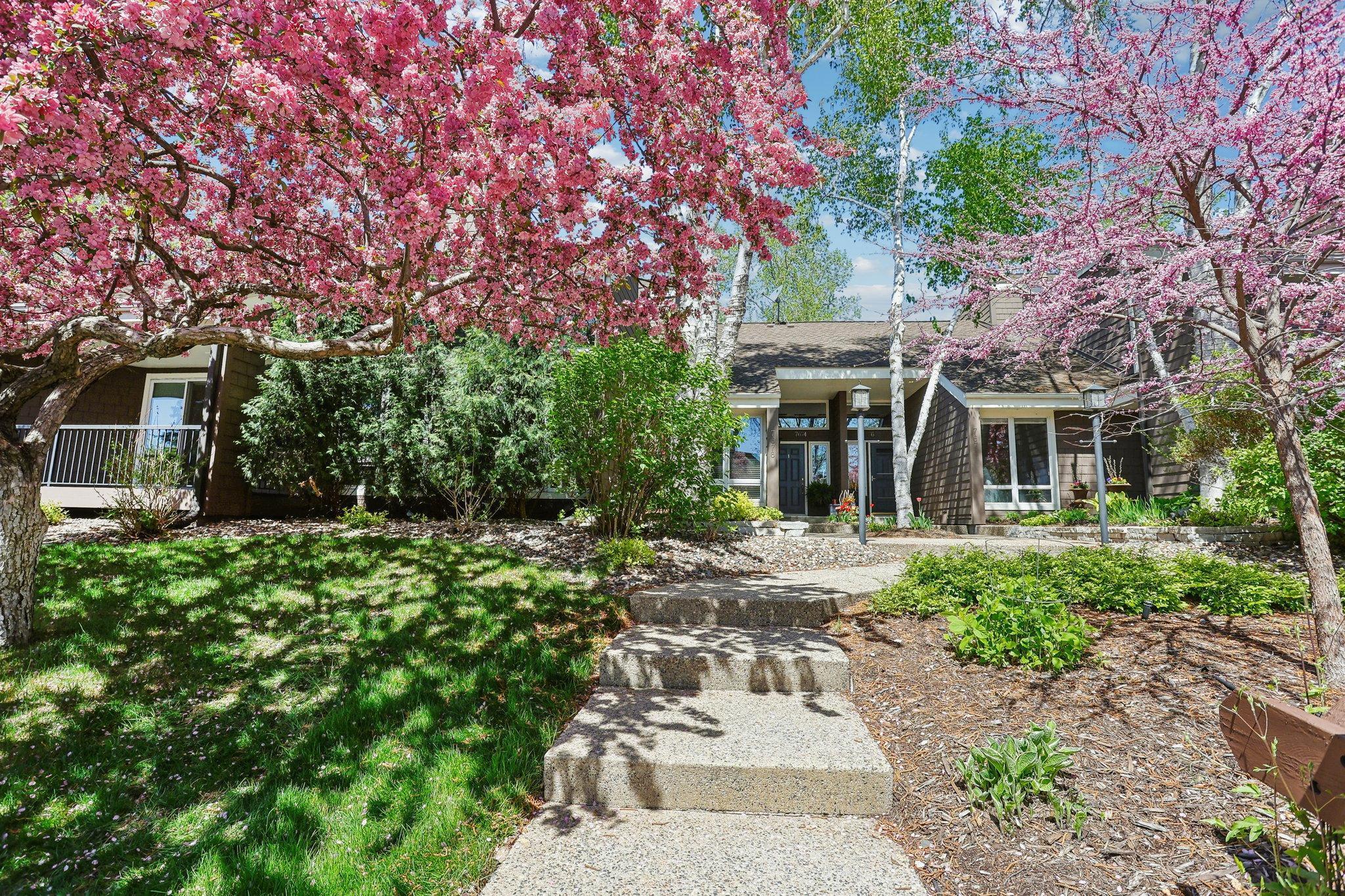 Edina, Minnesota, 55439, United States, 2 Bedrooms Bedrooms, ,3 BathroomsBathrooms,Residential,For Sale,1820089