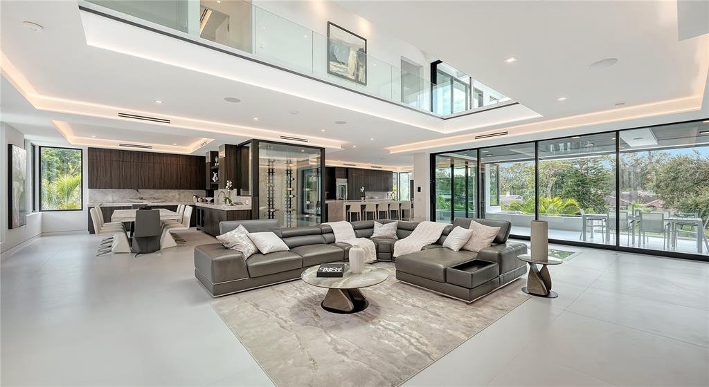 Sarasota, Florida, 34239, United States, 5 Bedrooms Bedrooms, ,8 BathroomsBathrooms,Residential,For Sale,1868707