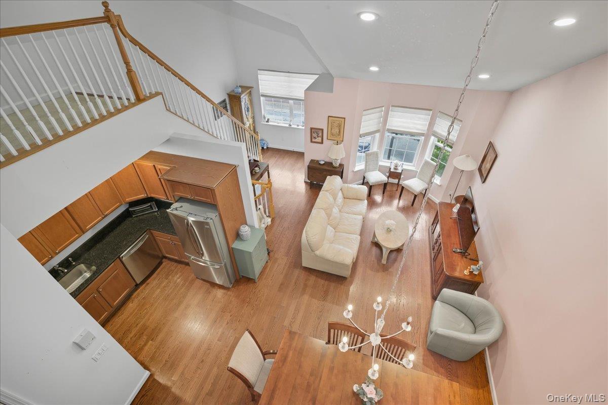 East Meadow, New York, 11554, United States, 2 Bedrooms Bedrooms, ,2 BathroomsBathrooms,Residential,For Sale,1958127