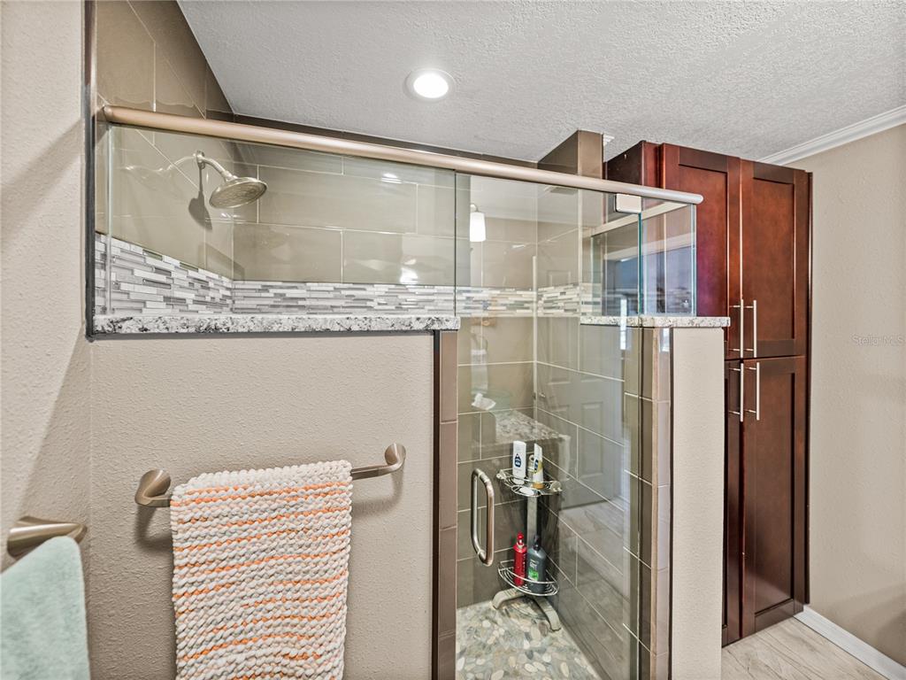 Lakeland, Florida, 33810, United States, 5 Bedrooms Bedrooms, ,4 BathroomsBathrooms,Residential,For Sale,1696884