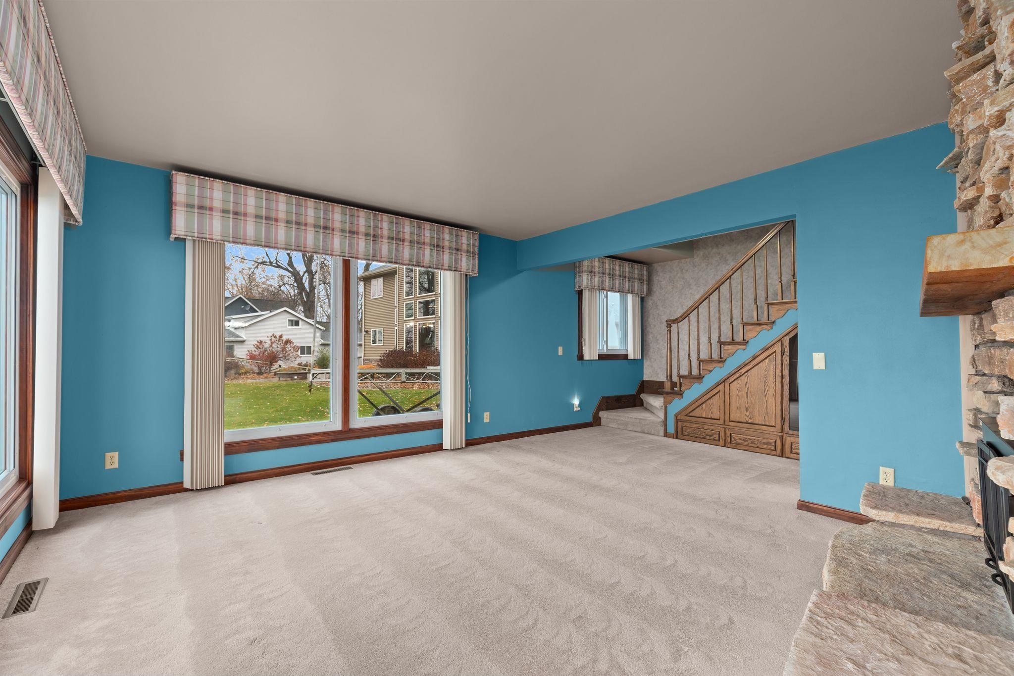 MENASHA, Wisconsin, 54942, United States, 4 Bedrooms Bedrooms, ,2 BathroomsBathrooms,Residential,For Sale,1996983