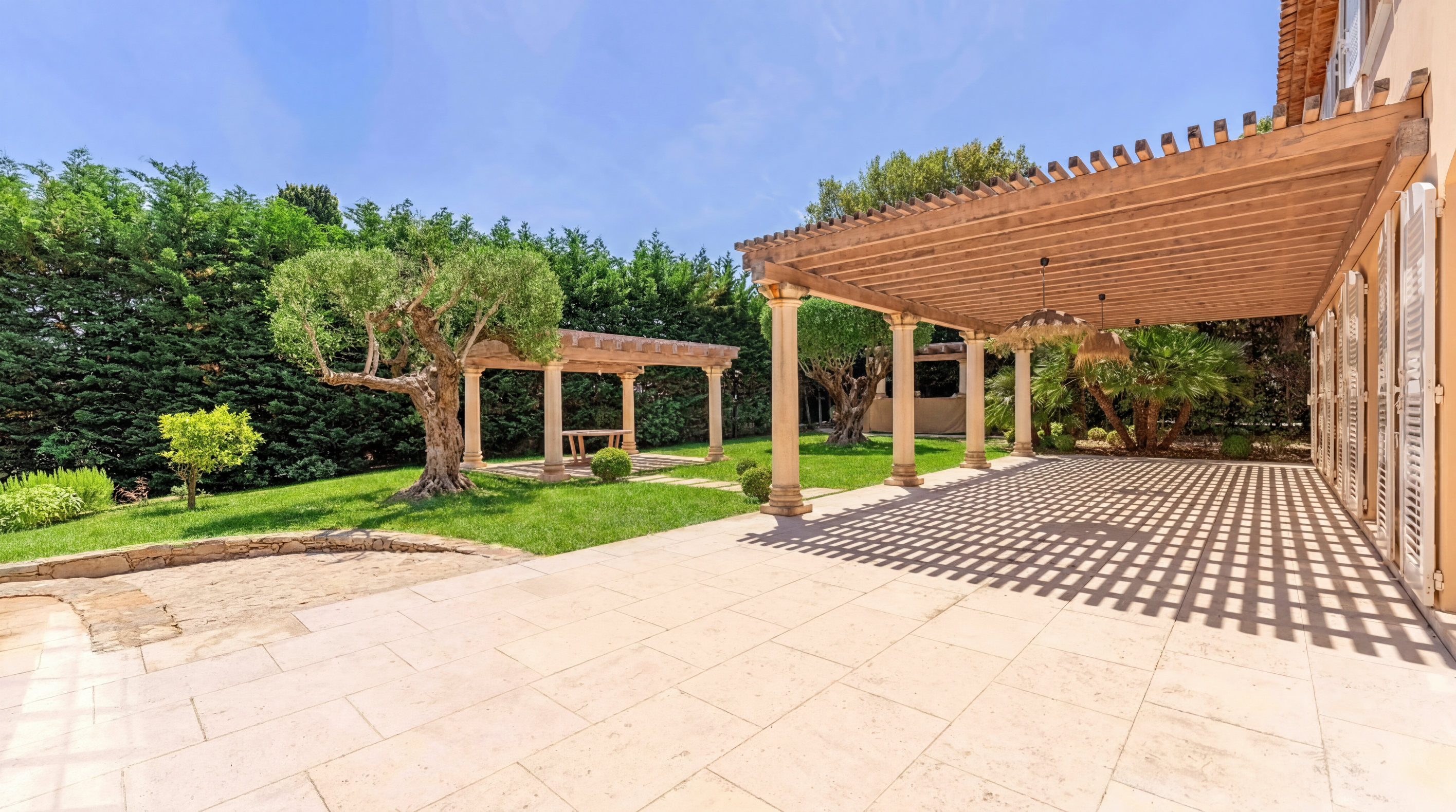  Grimaud villa de charme avec piscine, cinq chambres et grand jardin proche des … - 物件實景