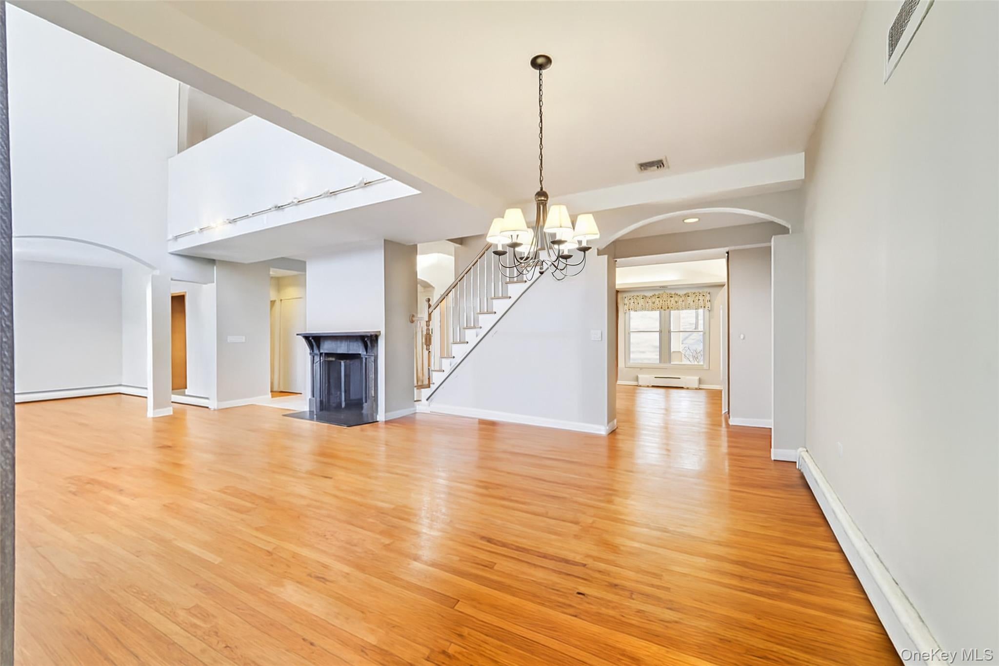 Washingtonville, New York, 10992, United States, 4 Bedrooms Bedrooms, ,4 BathroomsBathrooms,Residential,For Sale,2017576