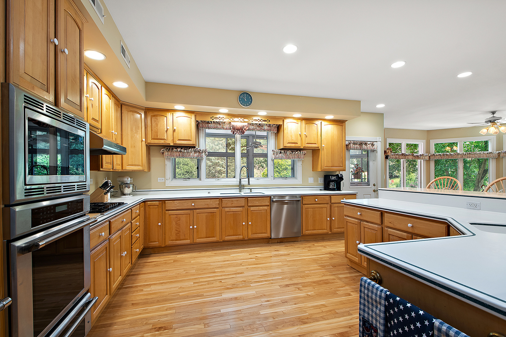 Orland Park, Illinois, 60467, United States, 5 Bedrooms Bedrooms, ,6 BathroomsBathrooms,Residential,For Sale,1976652